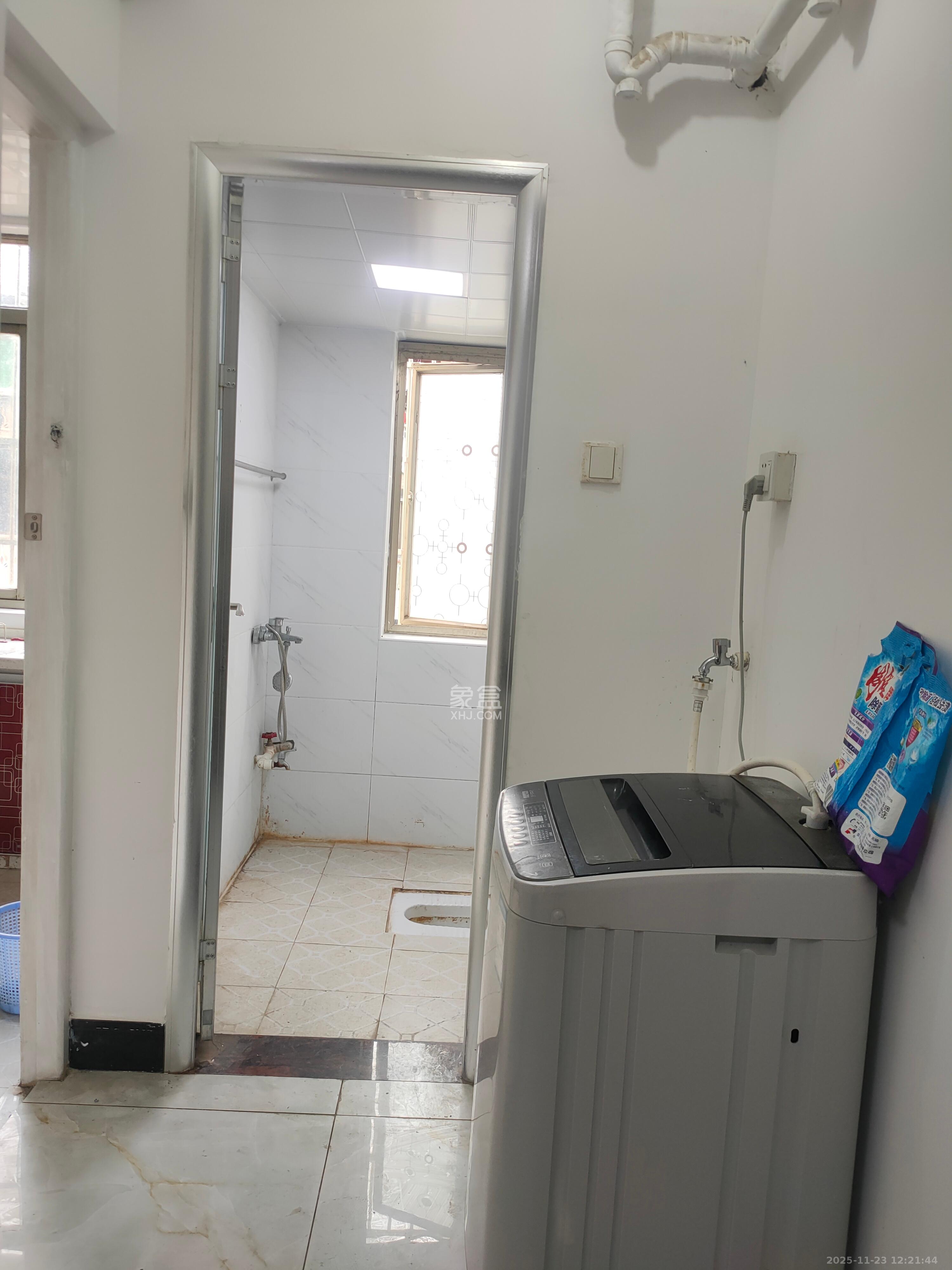 汽车发动机厂宿舍 3室2厅2卫 2000.0元/月 汽车发动机厂宿舍 3室2厅2卫 2000.0元/月室内图