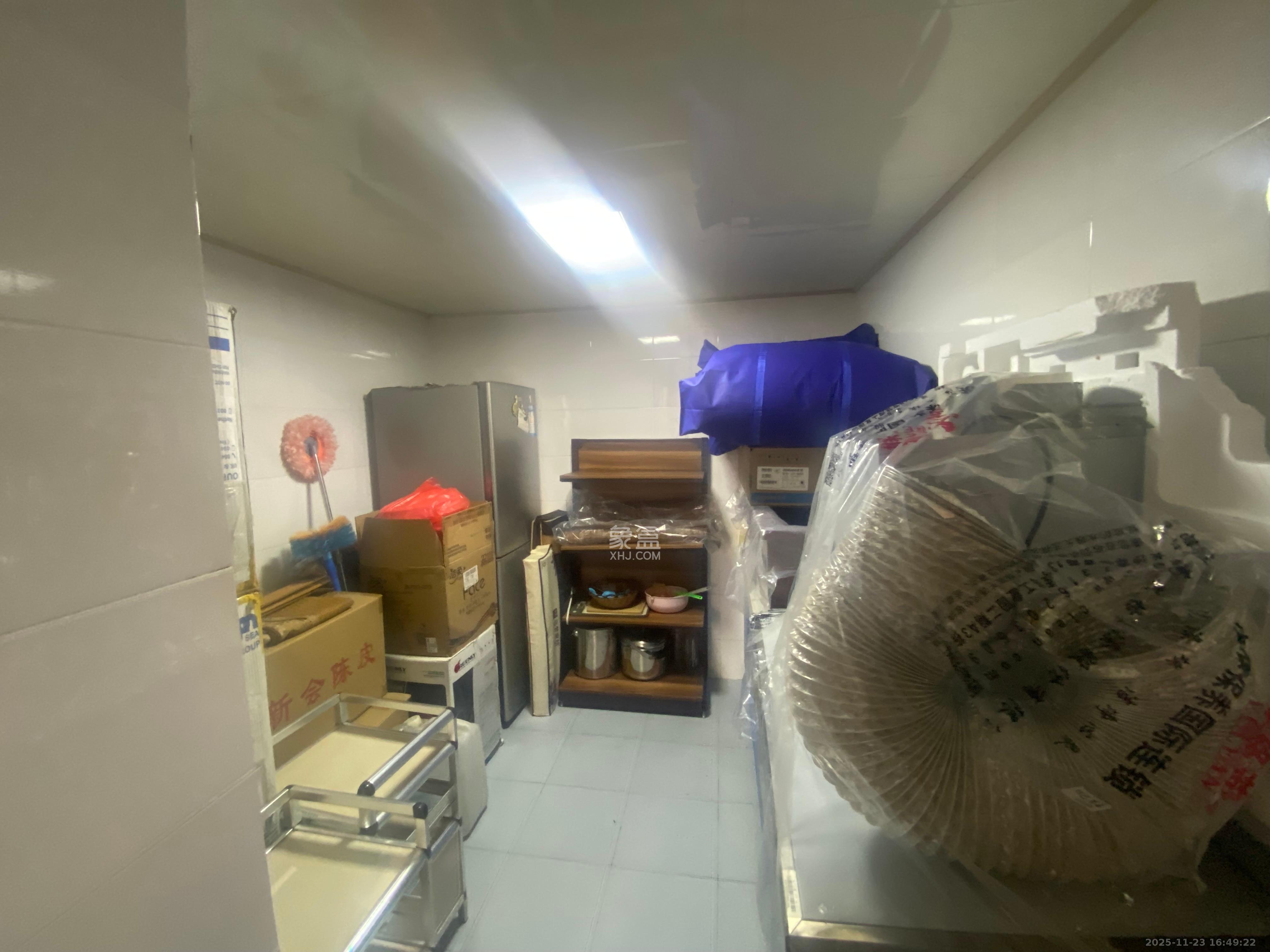 在水一方  1室1厅1卫    3900.0元/月室内图