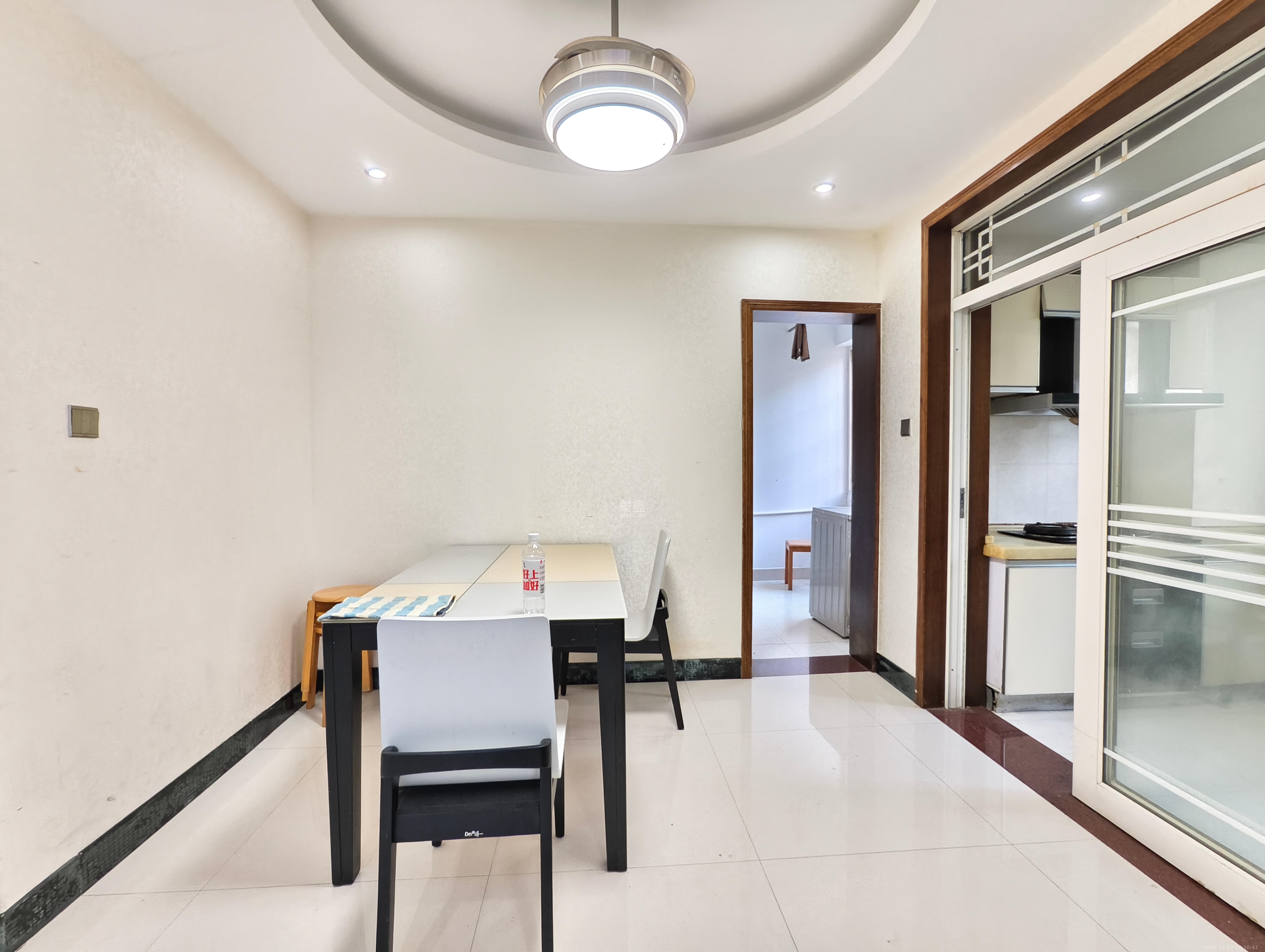 金色山庄  3室2厅2卫    3000.0元/月室内图