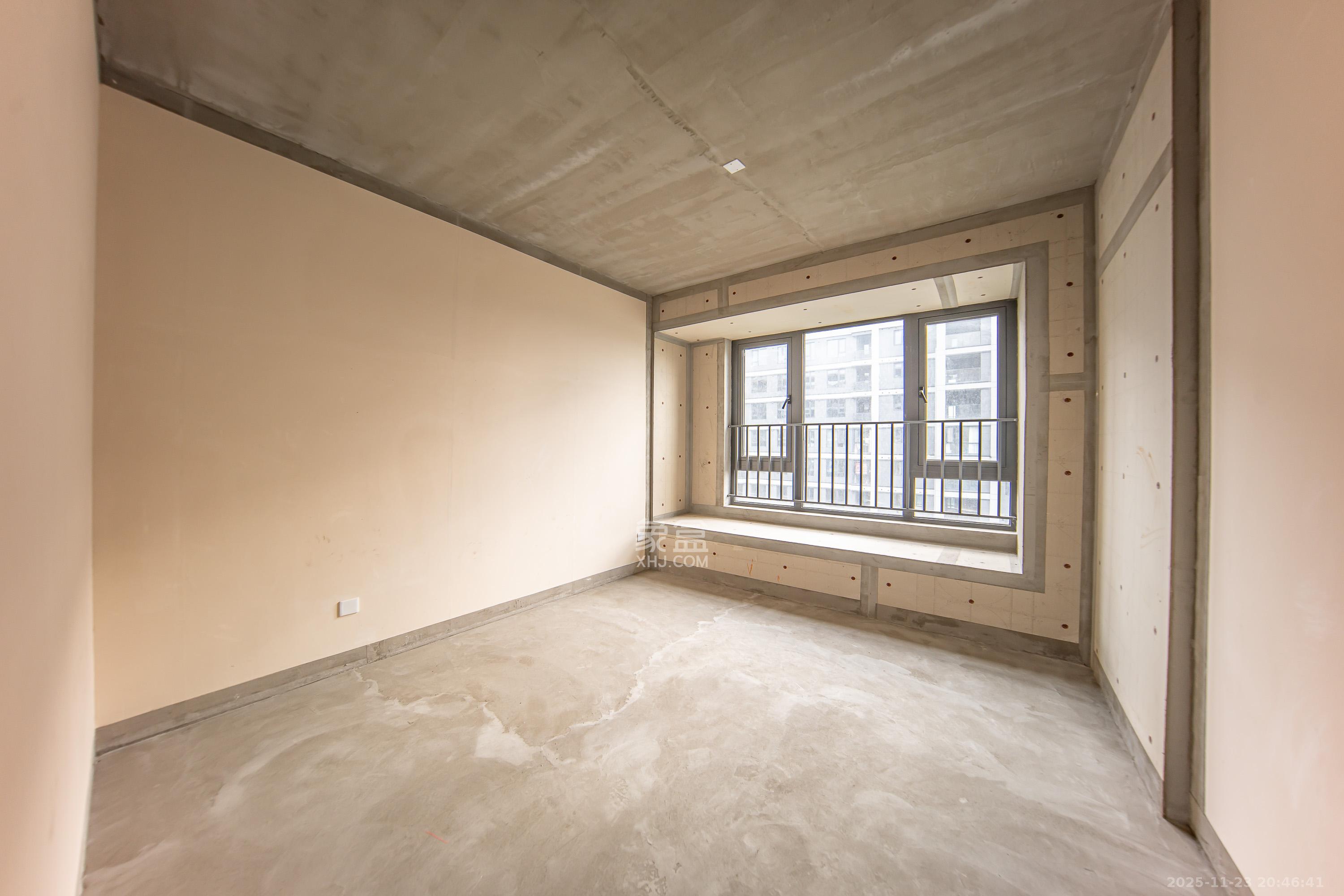 华润置地洋湖天序  4室2厅2卫    335.0万卧室