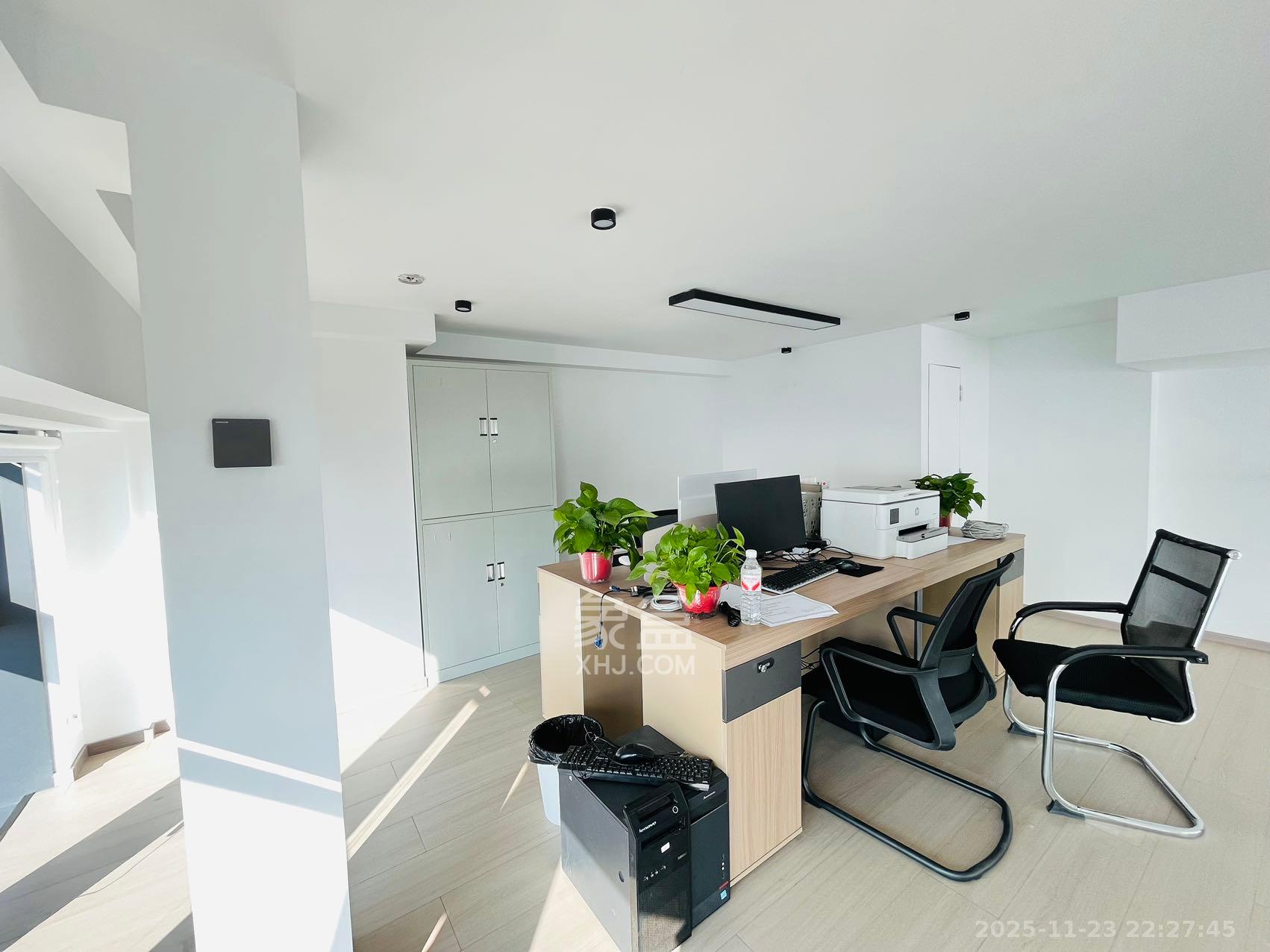 卓越中寰 2室2厅1卫 9500.0元/月 卓越中寰 2室2厅1卫 9500.0元/月室内图