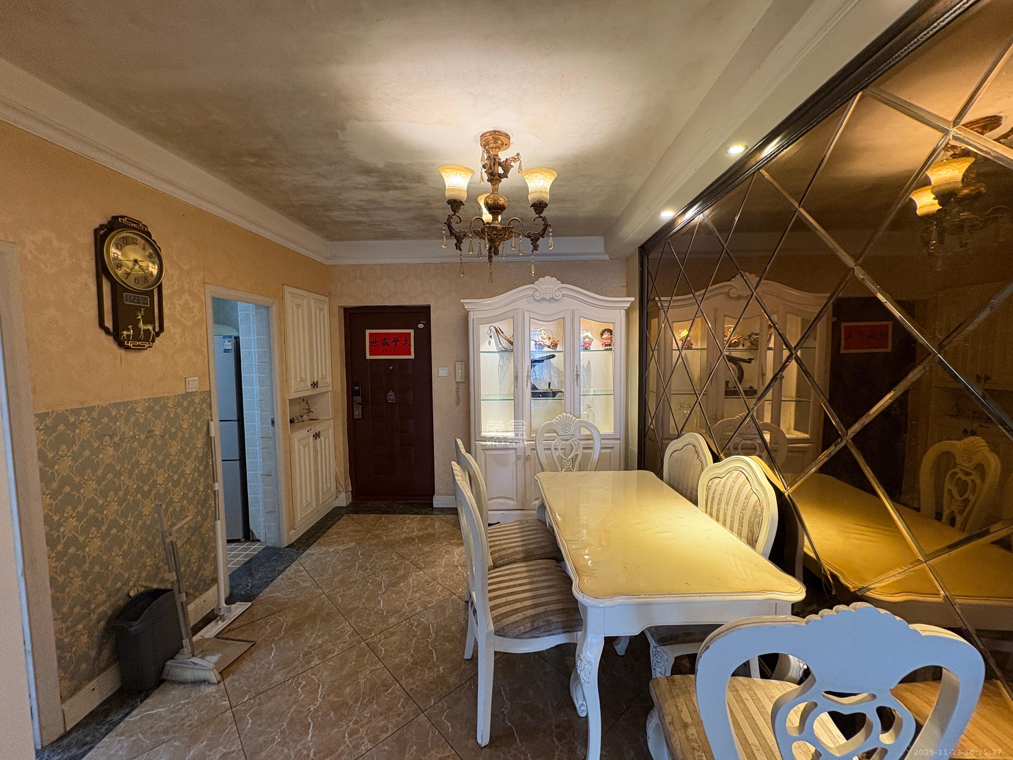 东玺门  2室1厅1卫    2500.0元/月室内图