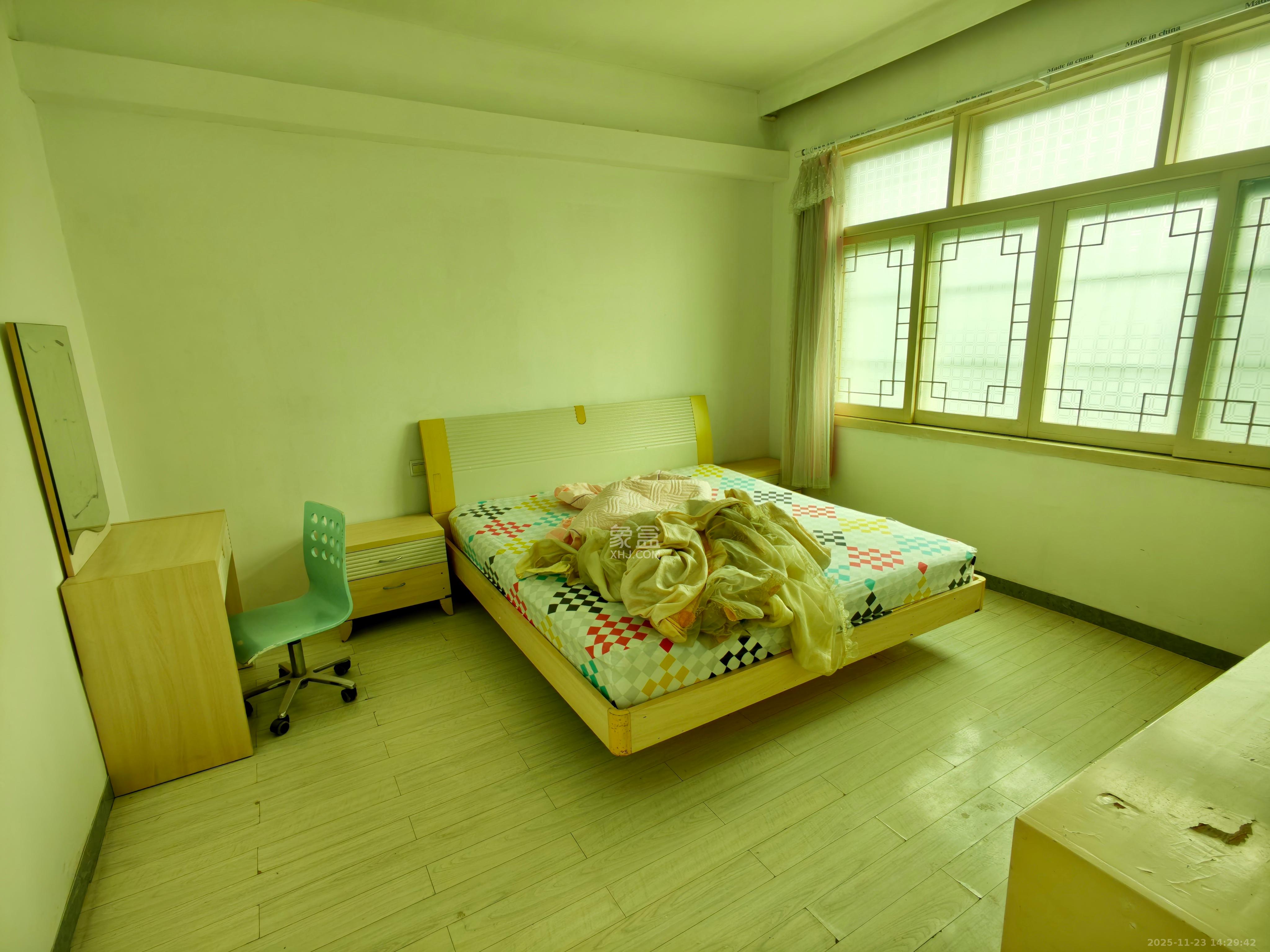 湘华公寓 2室1厅1卫 1600.0元/月 湘华公寓 2室1厅1卫 1600.0元/月室内图