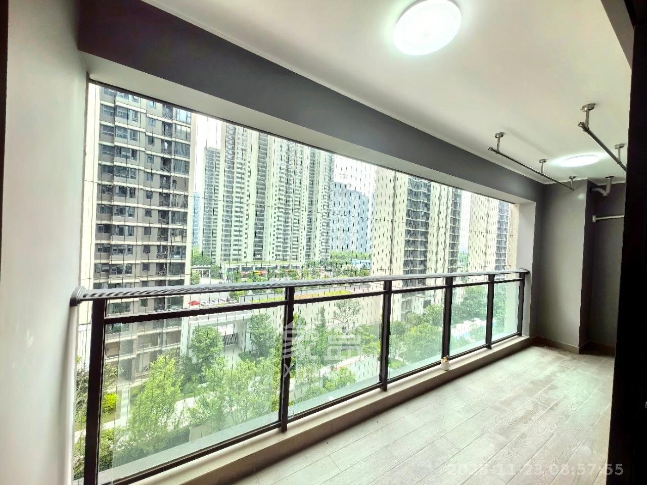 中海阅溪府  4室2厅2卫    3600.0元/月室内图