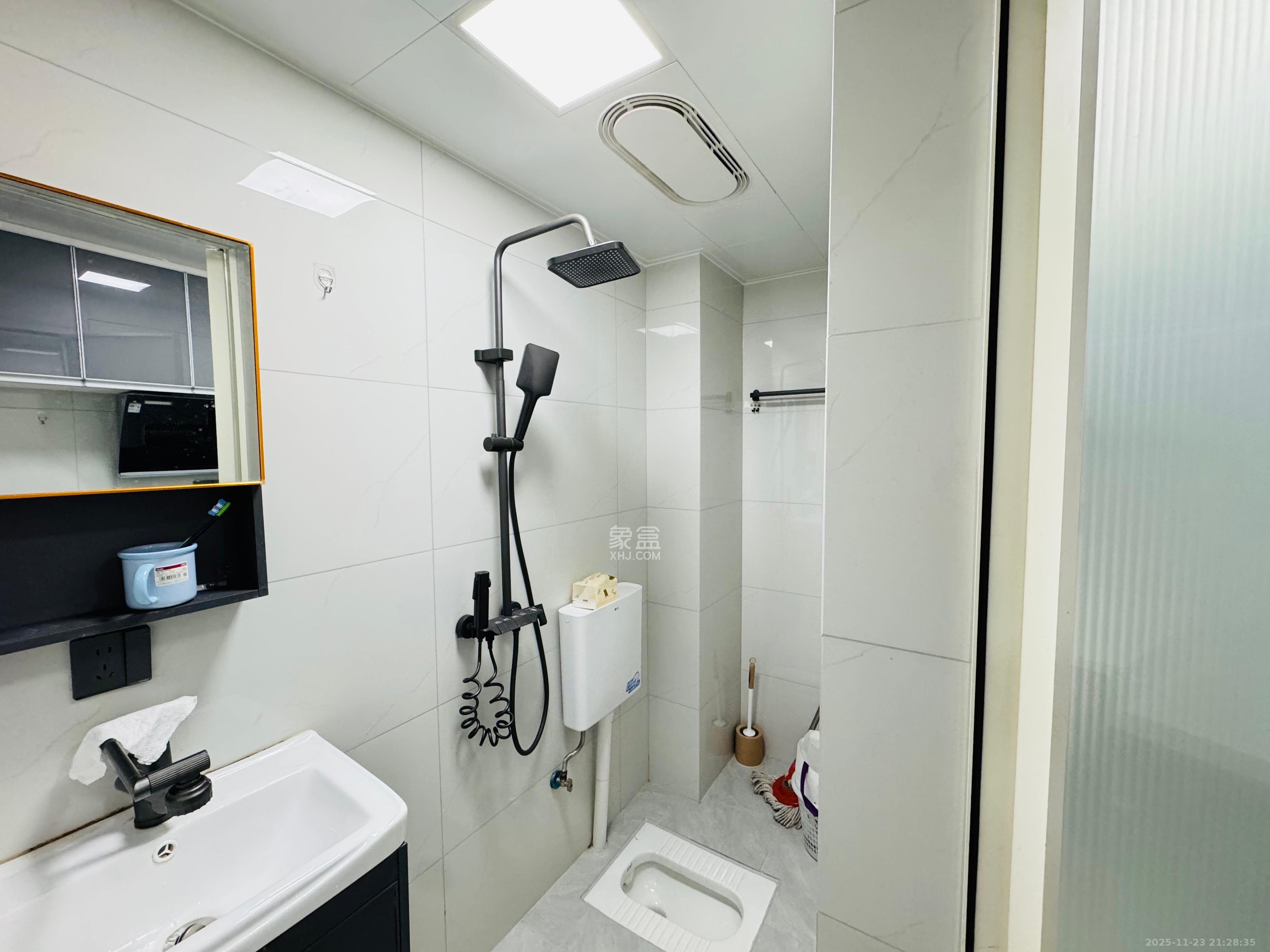 保利香槟国际 1室1厅1卫 1400.0元/月 保利香槟国际 1室1厅1卫 1400.0元/月室内图