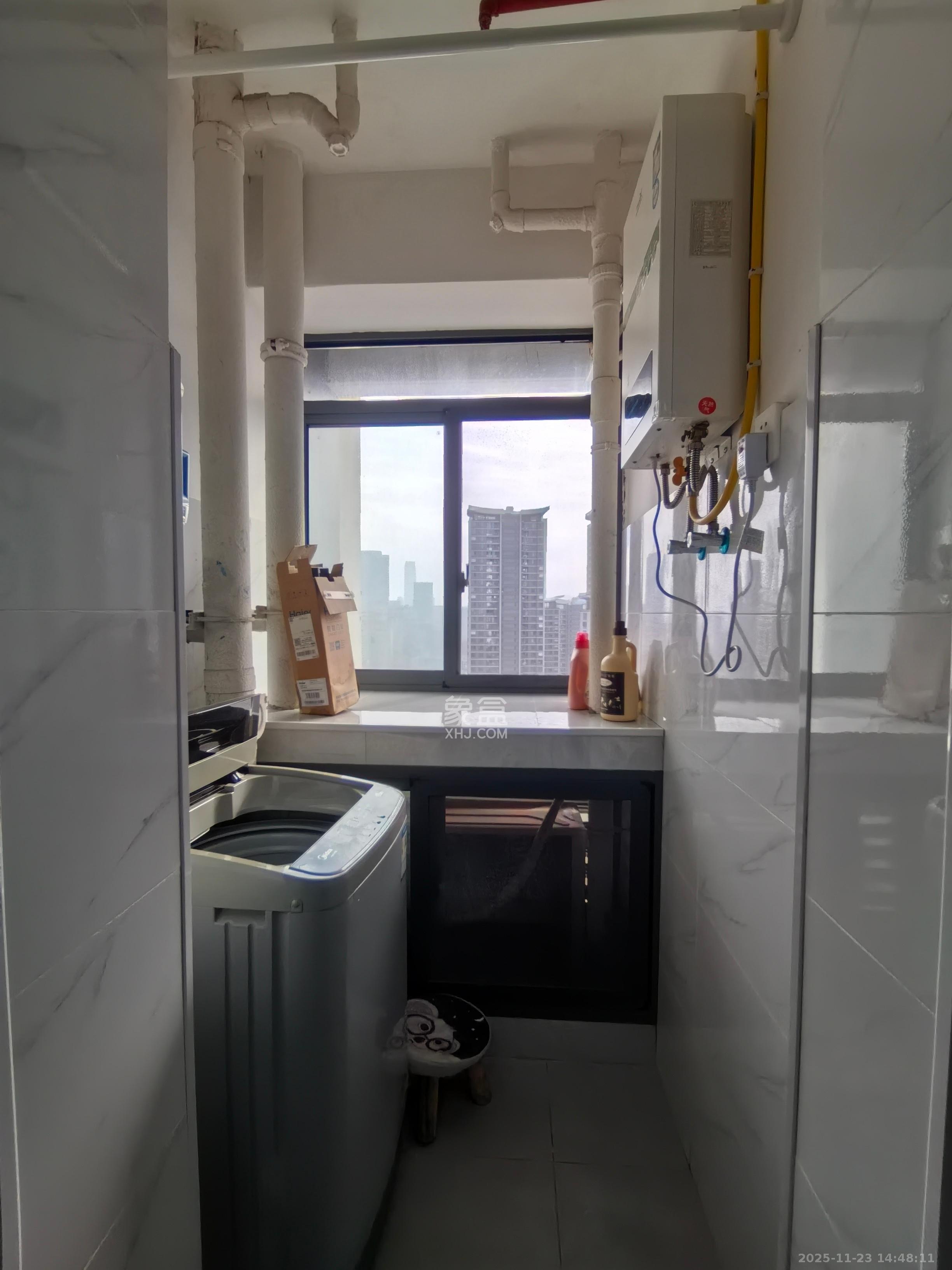 天健城  1室1厅1卫    2000.0元/月室内图