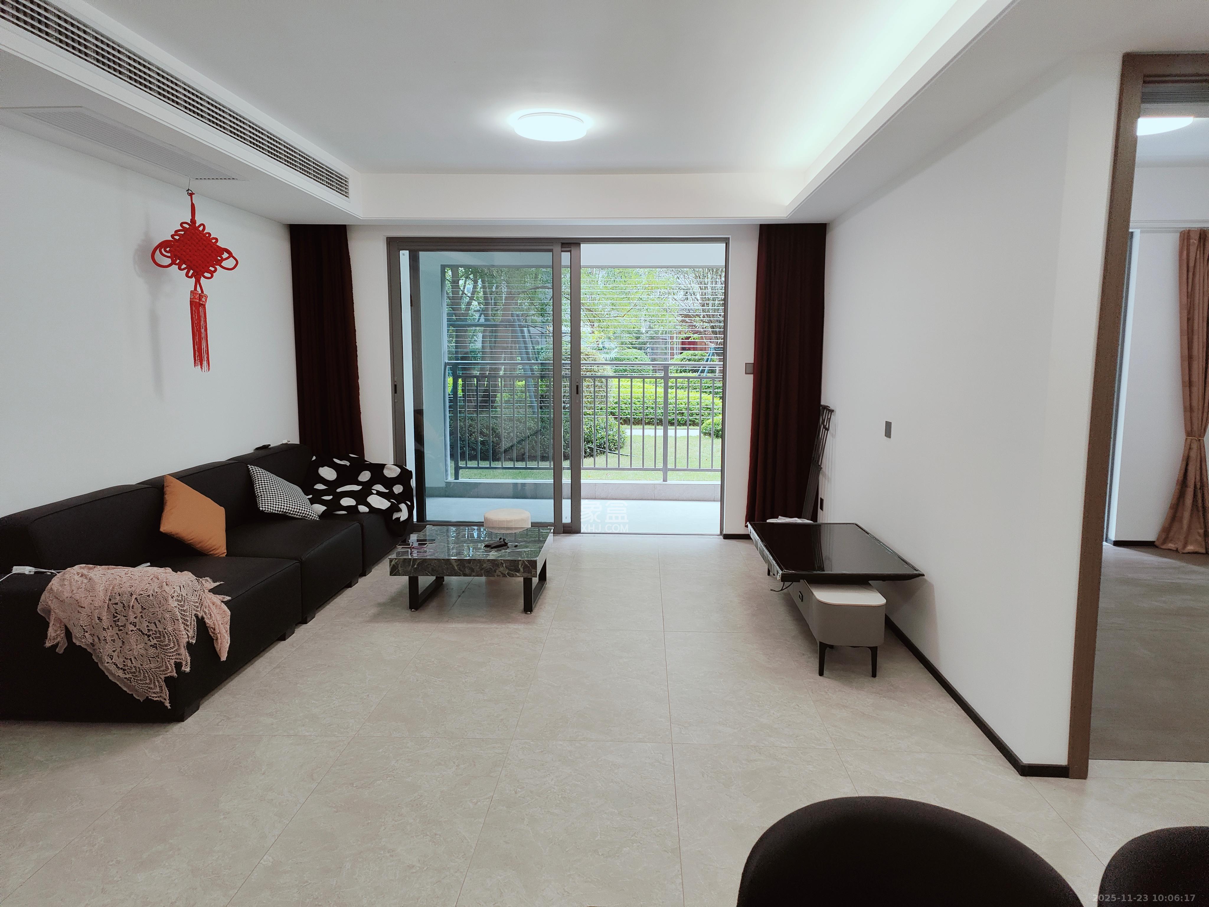 中海寰宇天下  4室2厅2卫    3800.0元/月室内图1