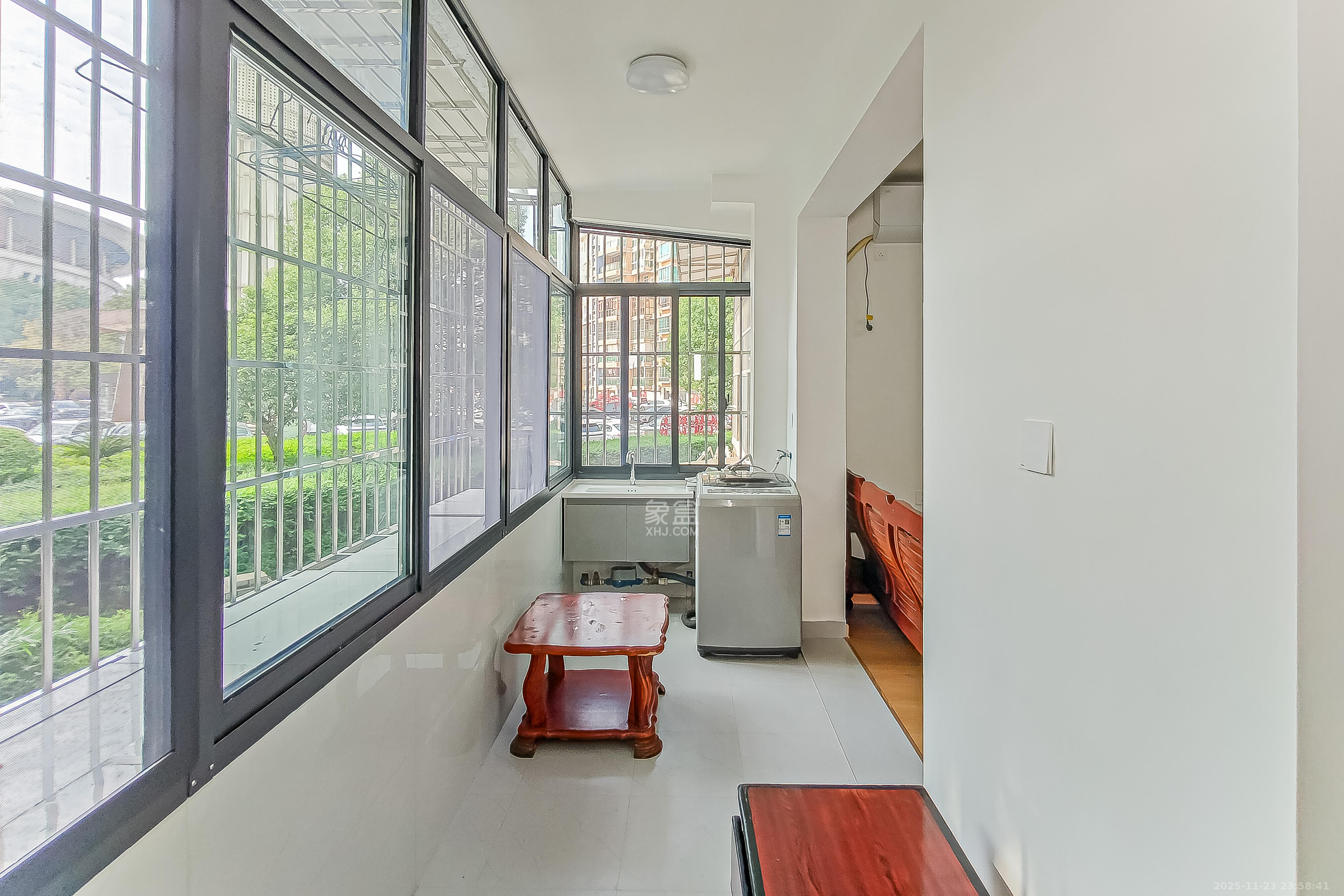 农机宿舍(省农机局大院宿舍) 2室2厅1卫 88.0万 农机宿舍(省农机局大院宿舍) 2室2厅1卫 88.0万阳台