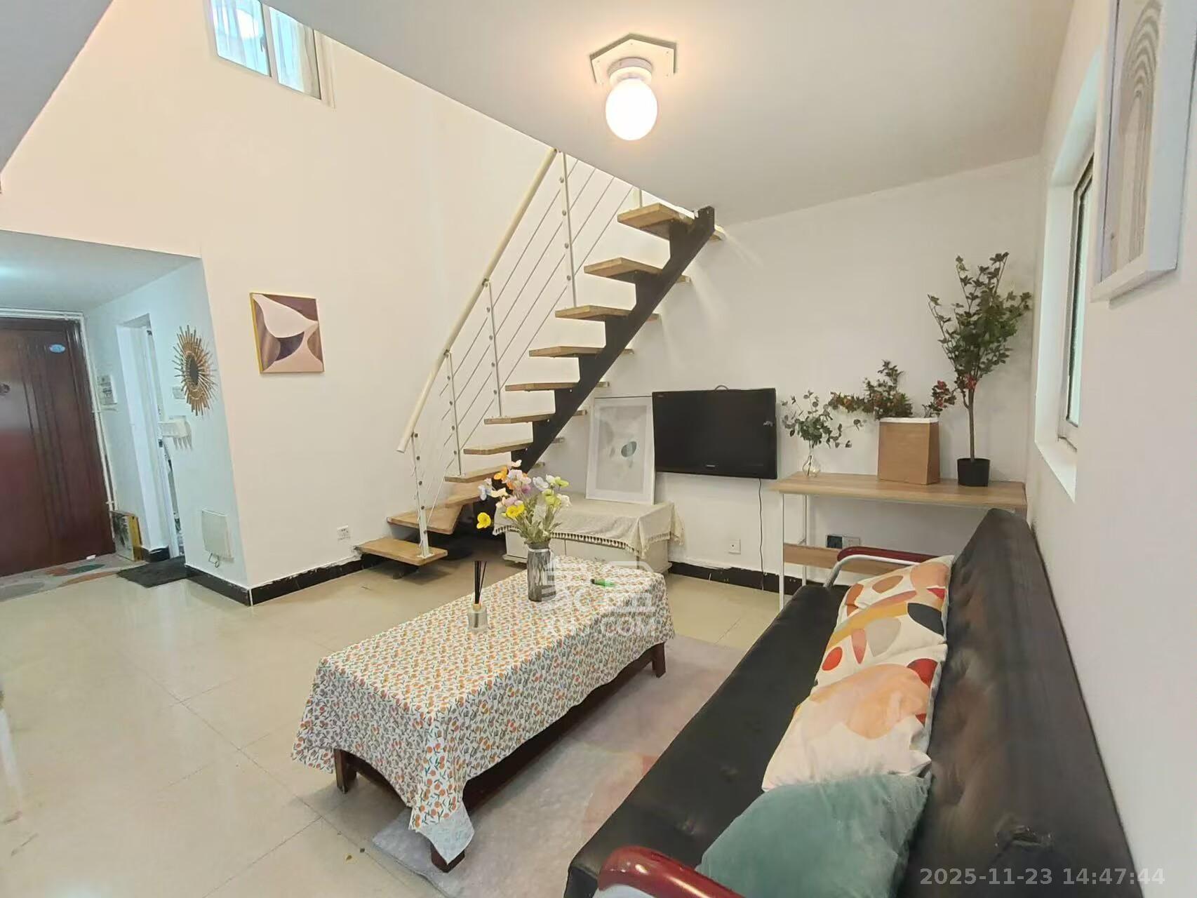 融圣国际 3室1厅1卫 2100.0元/月 融圣国际 3室1厅1卫 2100.0元/月室内图