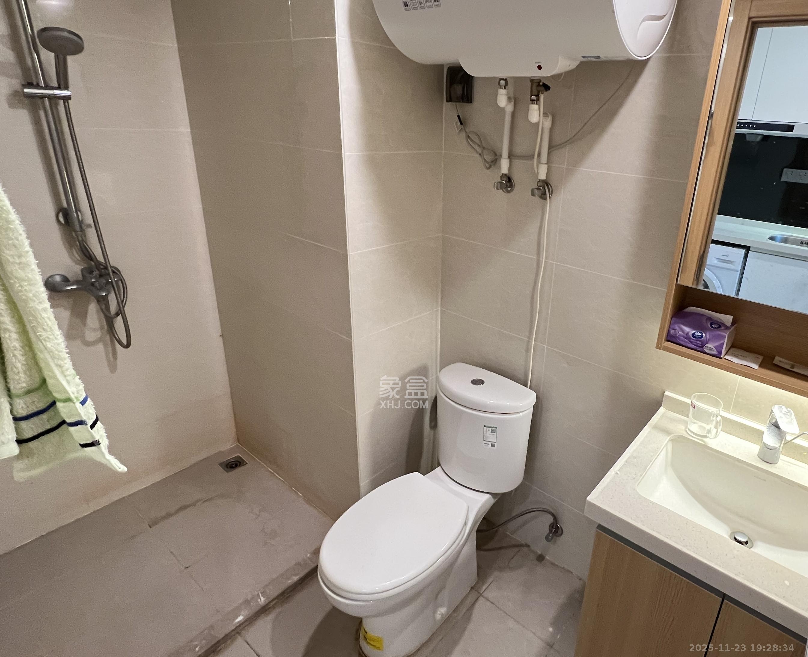 阳光城檀悦  1室1厅1卫    1700.0元/月室内图