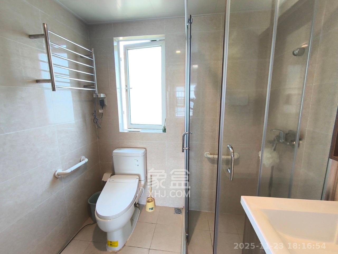 保利香槟国际 4室2厅2卫 2600.0元/月 保利香槟国际 4室2厅2卫 2600.0元/月室内图