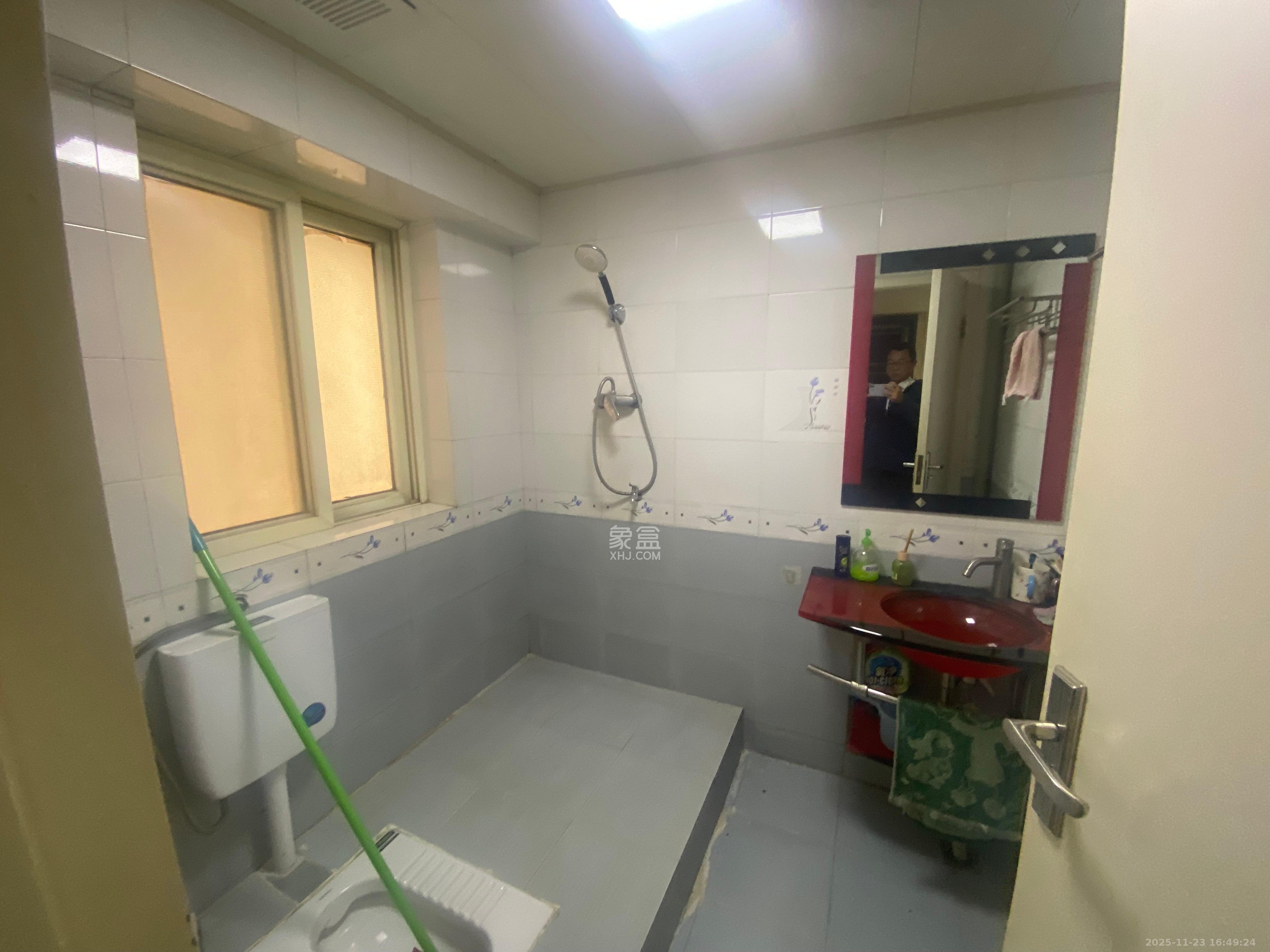 在水一方  1室1厅1卫    3900.0元/月室内图