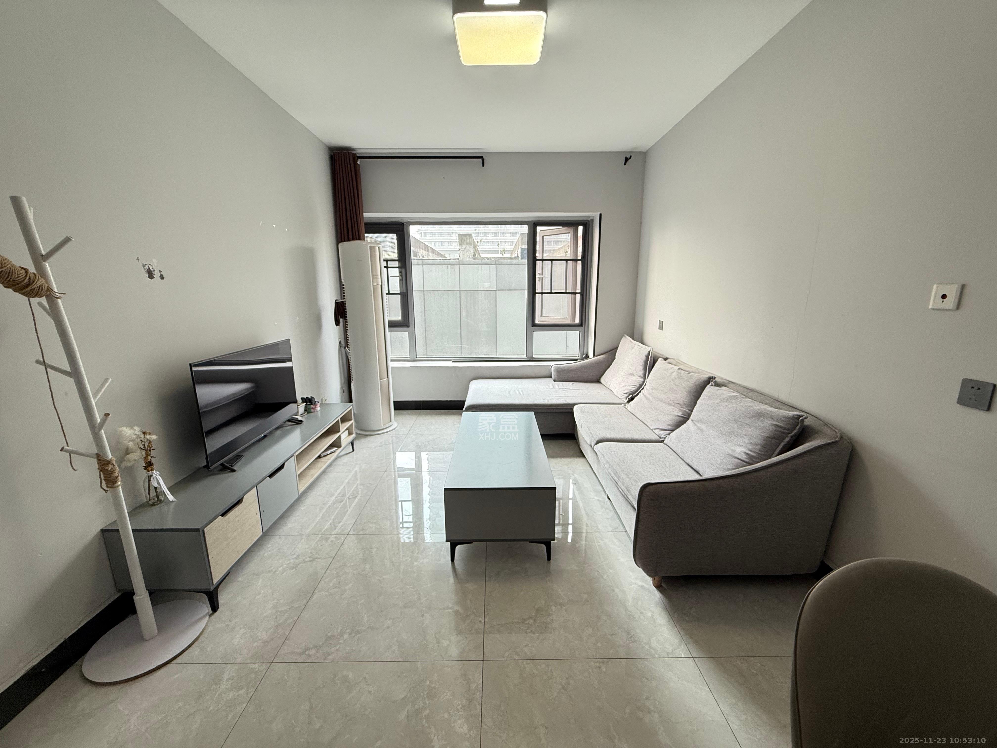 世茂铂翠湾四期（世茂悦享）  3室2厅1卫    2500.0元/月