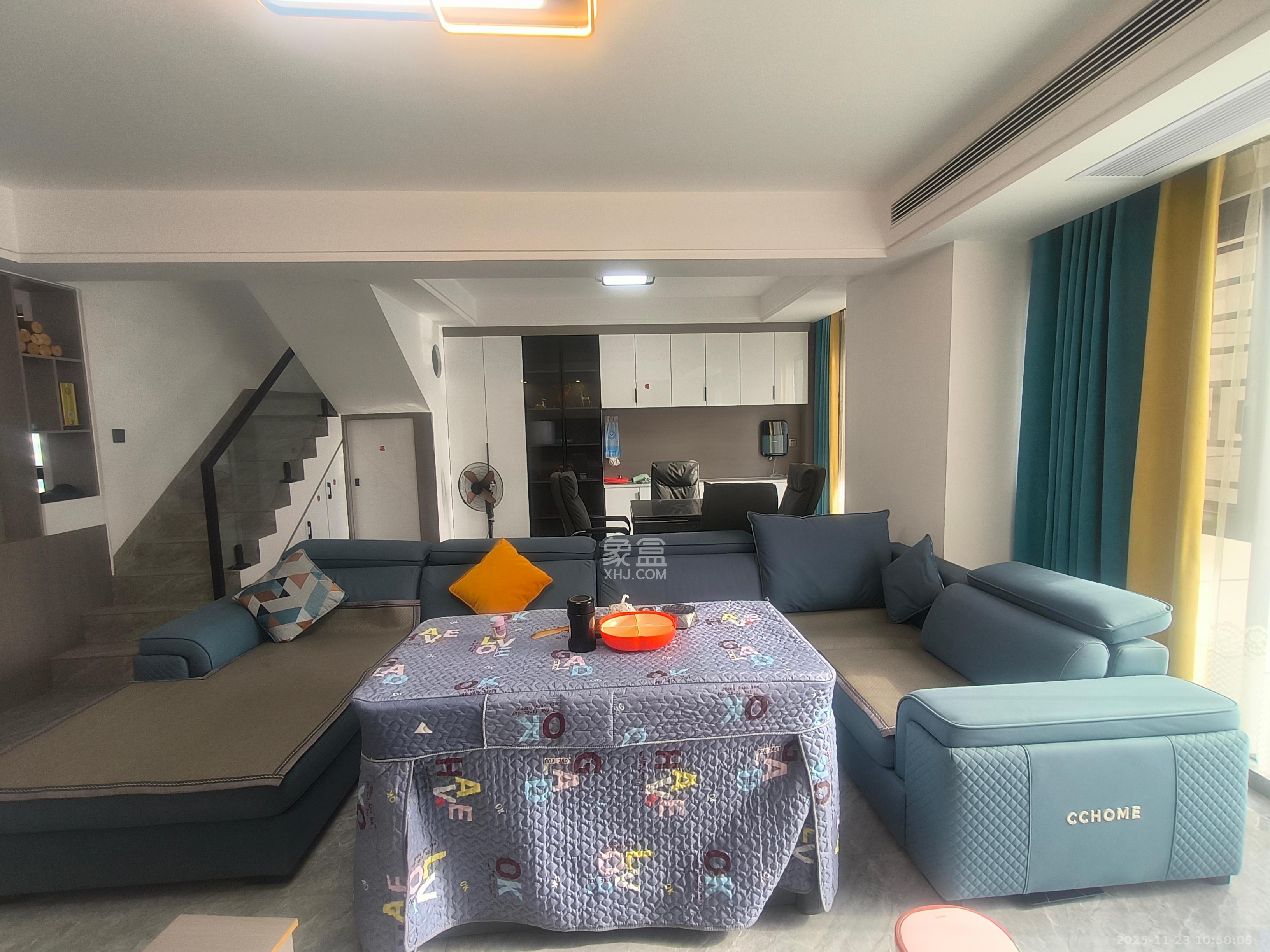 润和湘江天地AB区  4室2厅2卫    3800.0元/月室内图