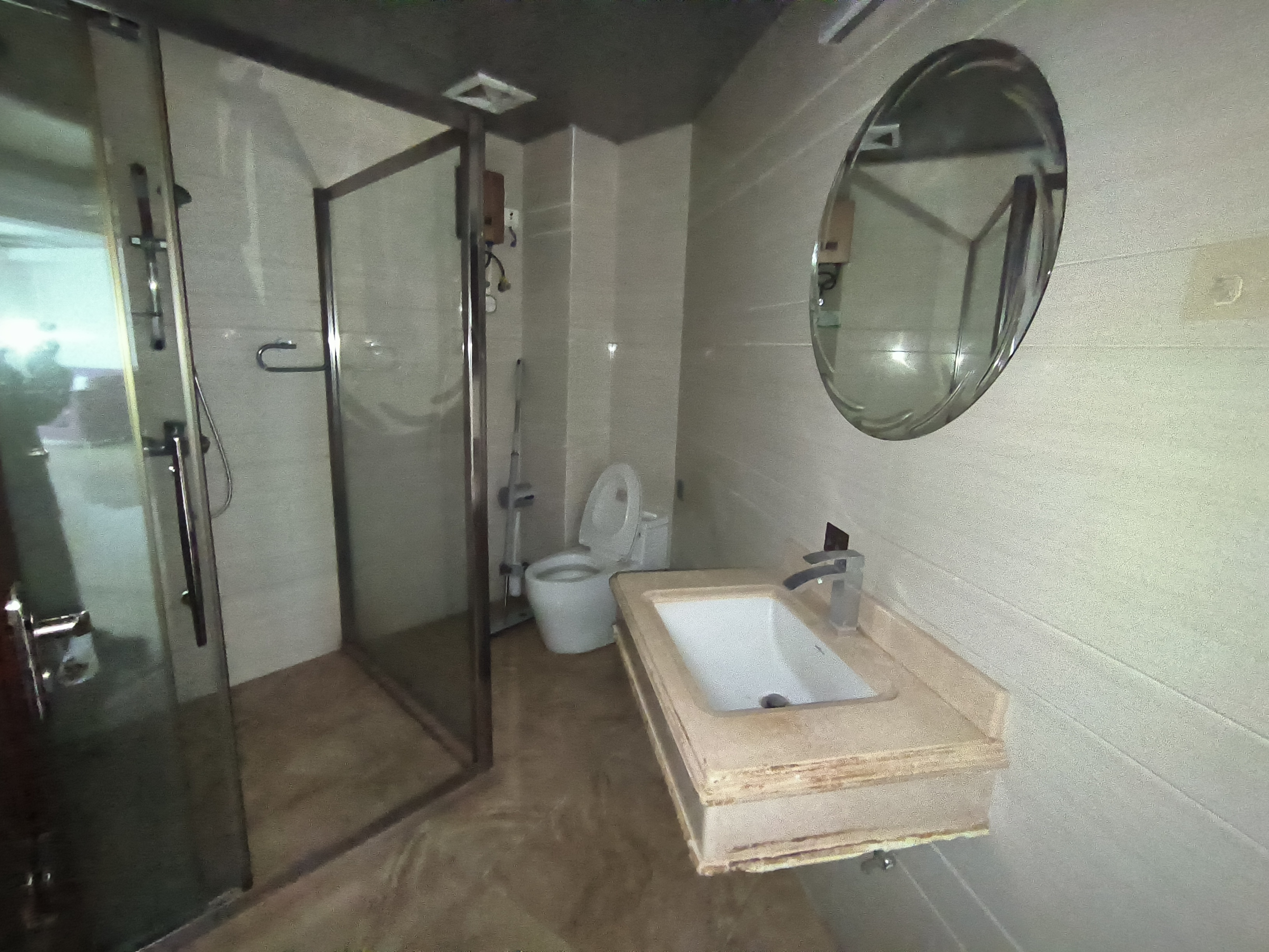 宝华海景 3室2厅2卫 4500.0元/月 宝华海景 3室2厅2卫 4500.0元/月室内图