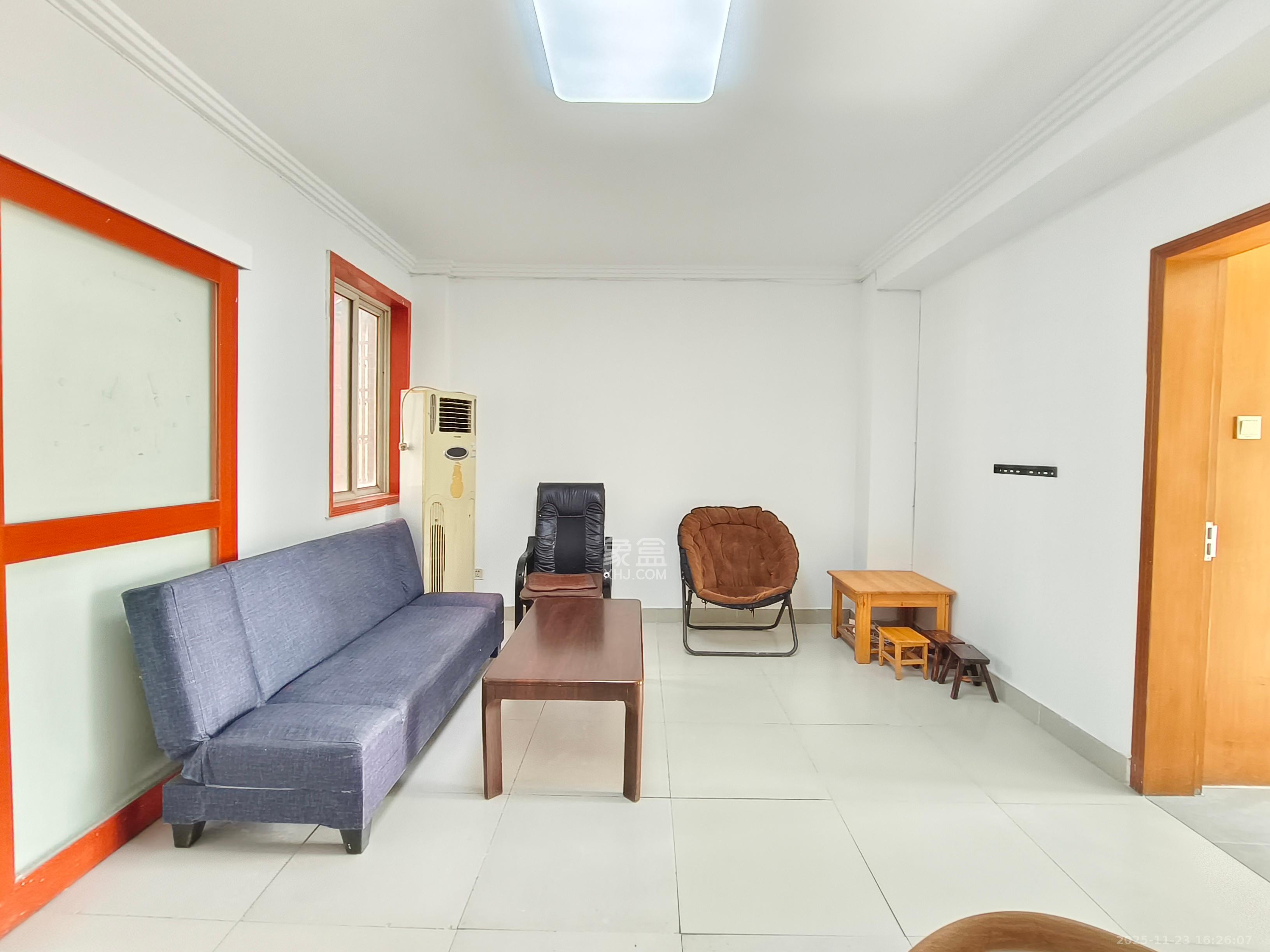 陡岭社区  2室2厅1卫    1700.0元/月