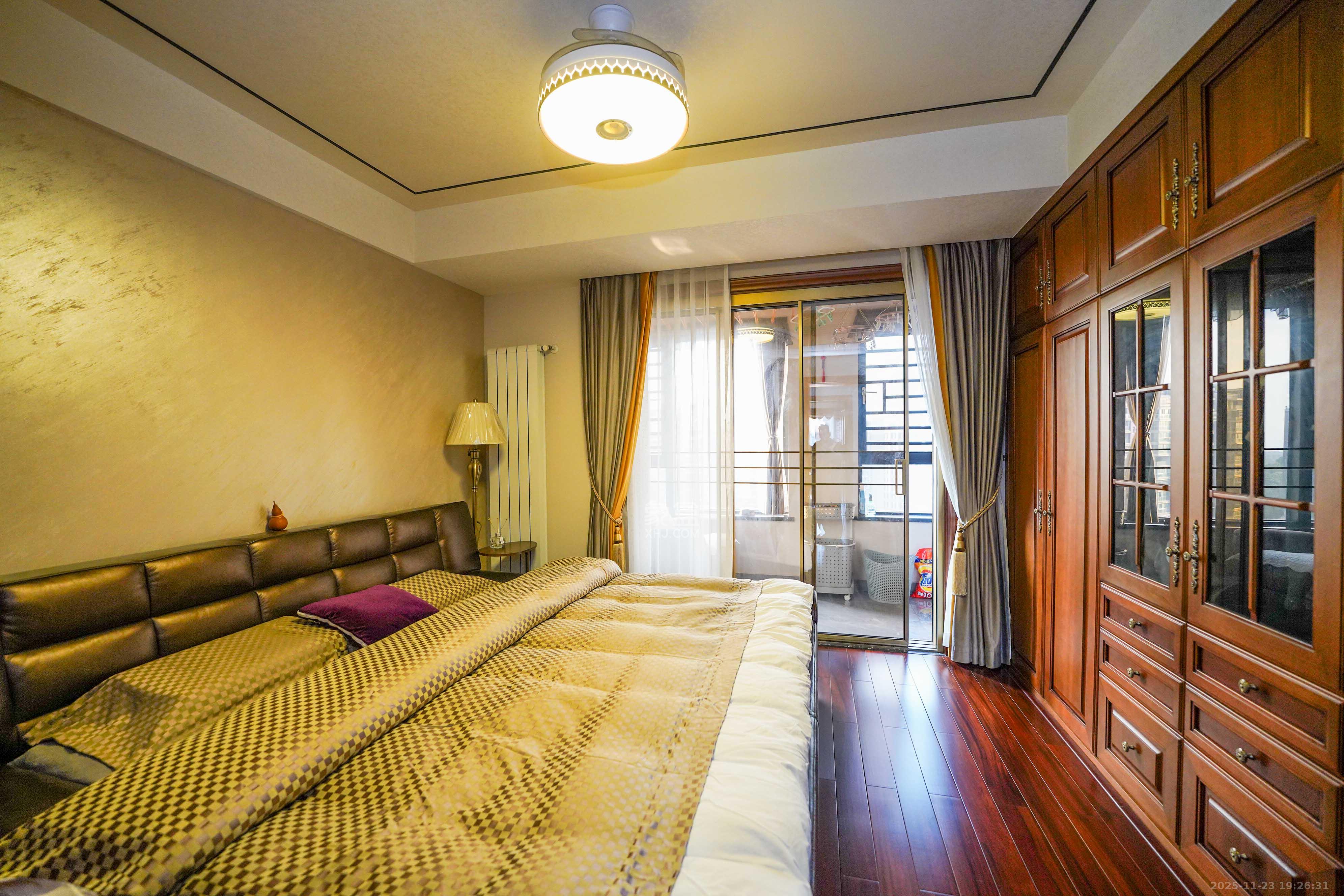 橘郡礼顿山  2室2厅2卫    118.0万卧室