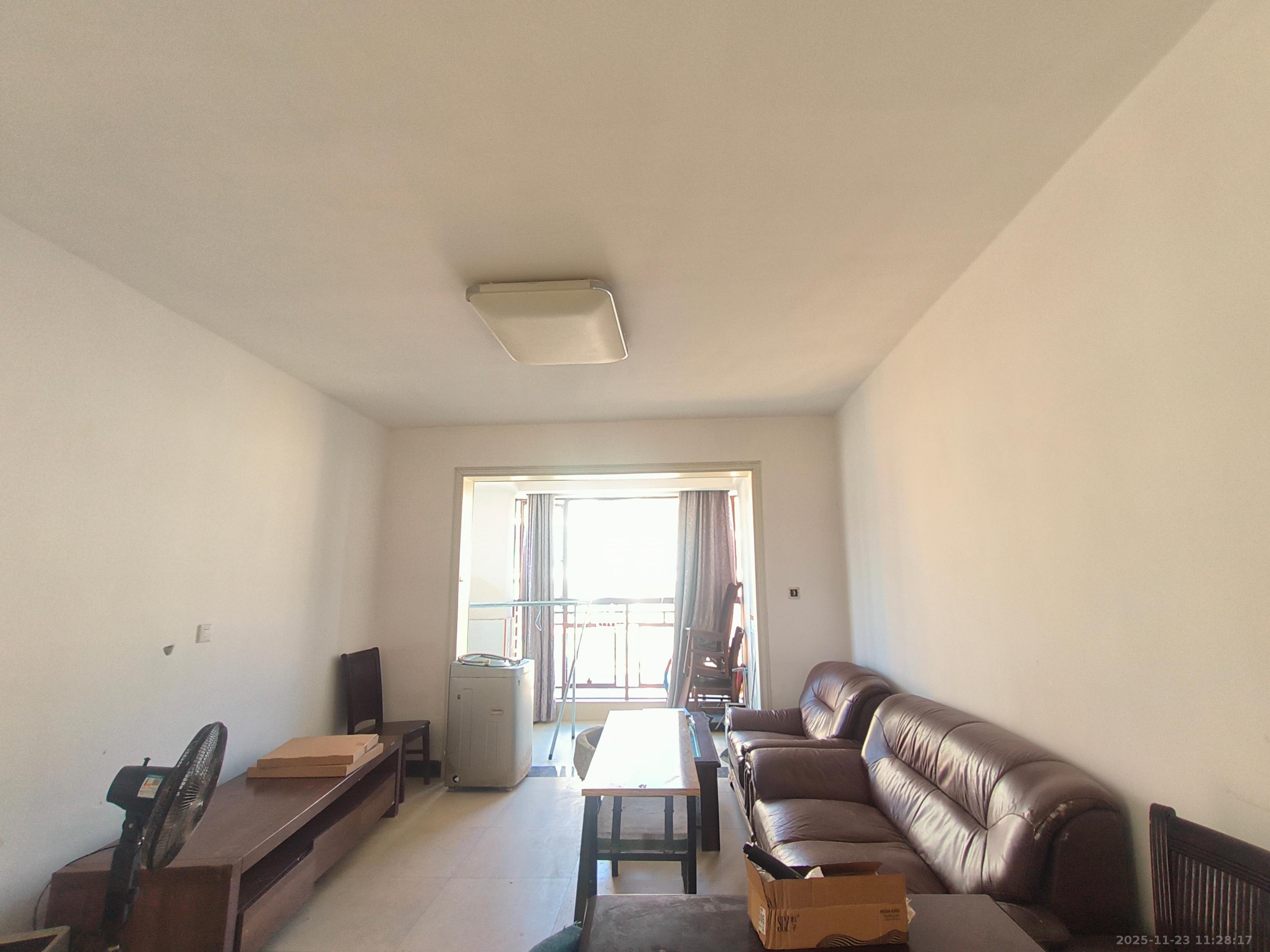 高信向日葵  3室2厅1卫    2500.0元/月室内图1