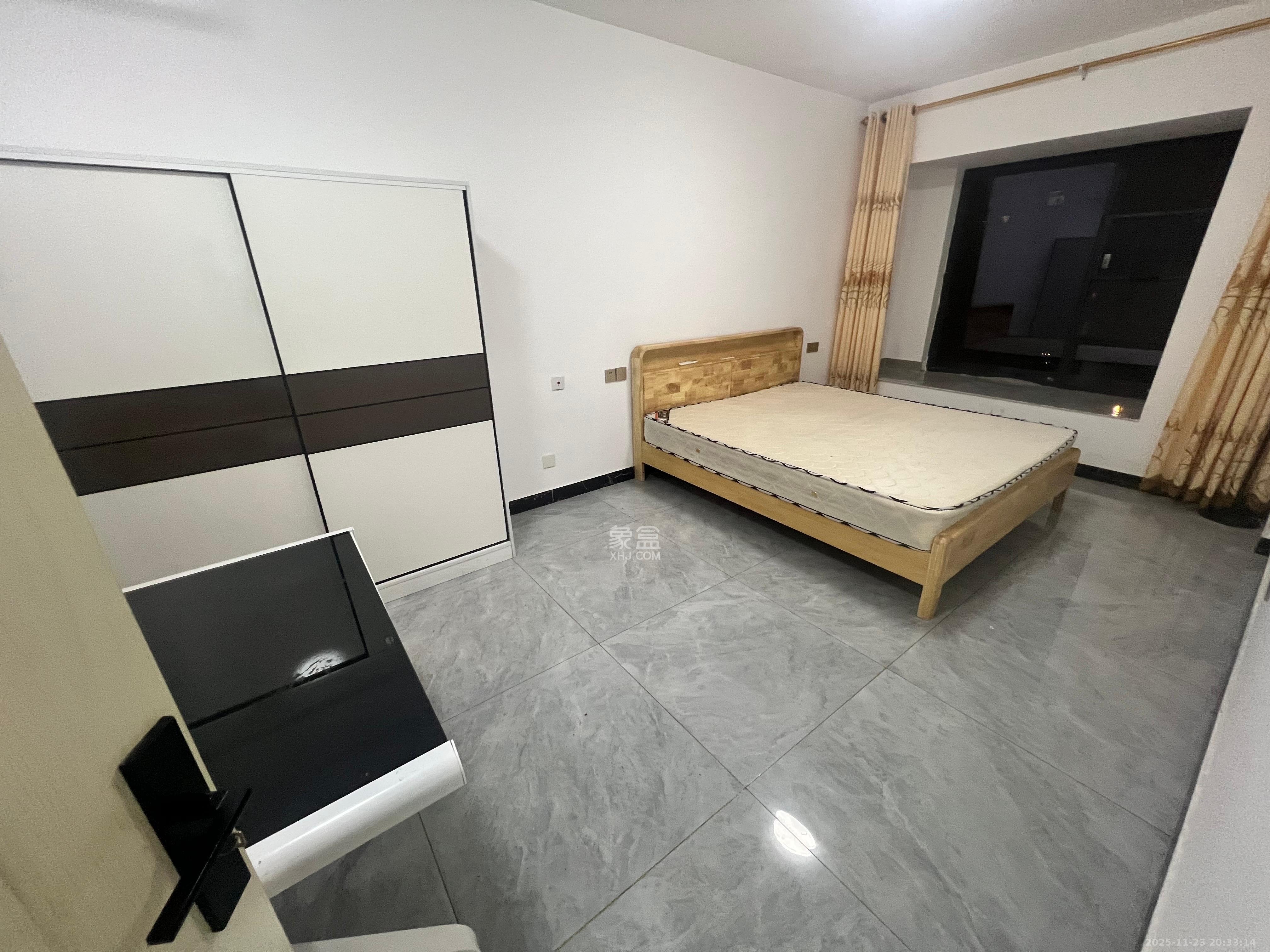 南山梅溪一方 3室2厅2卫 2300.0元/月 南山梅溪一方 3室2厅2卫 2300.0元/月室内图