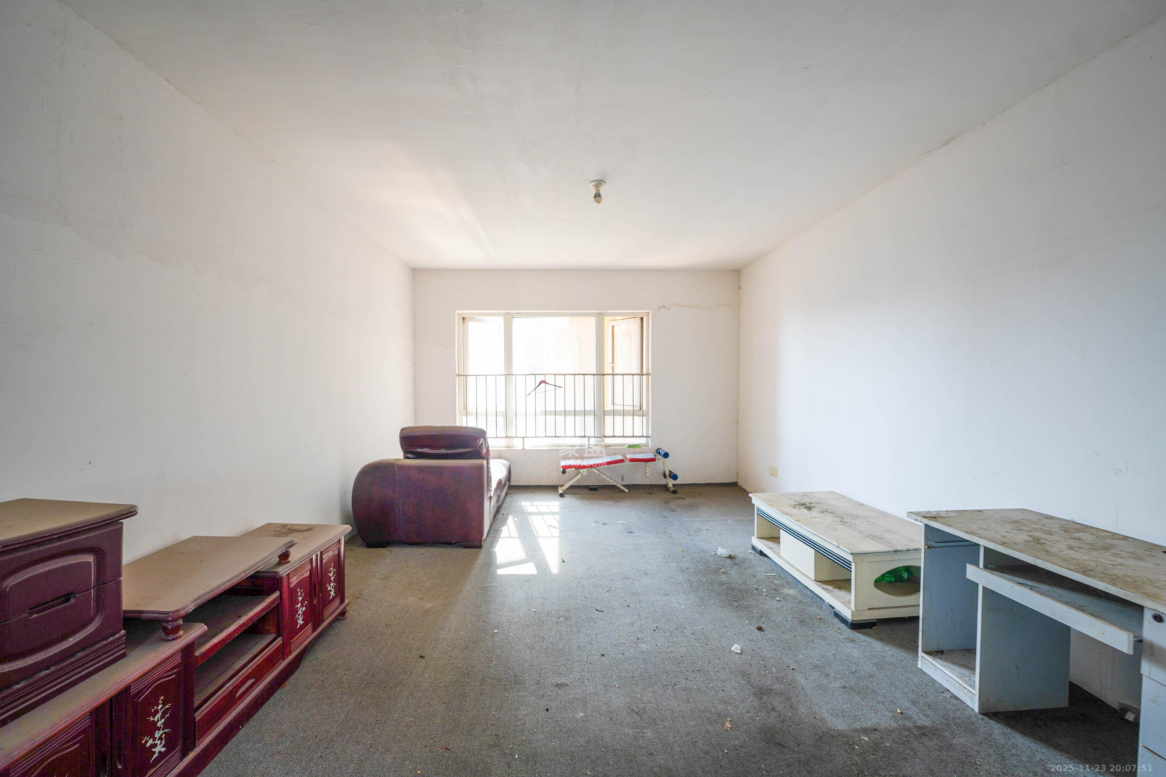 汇金城/嘉华城一期  3室2厅2卫    120.0万