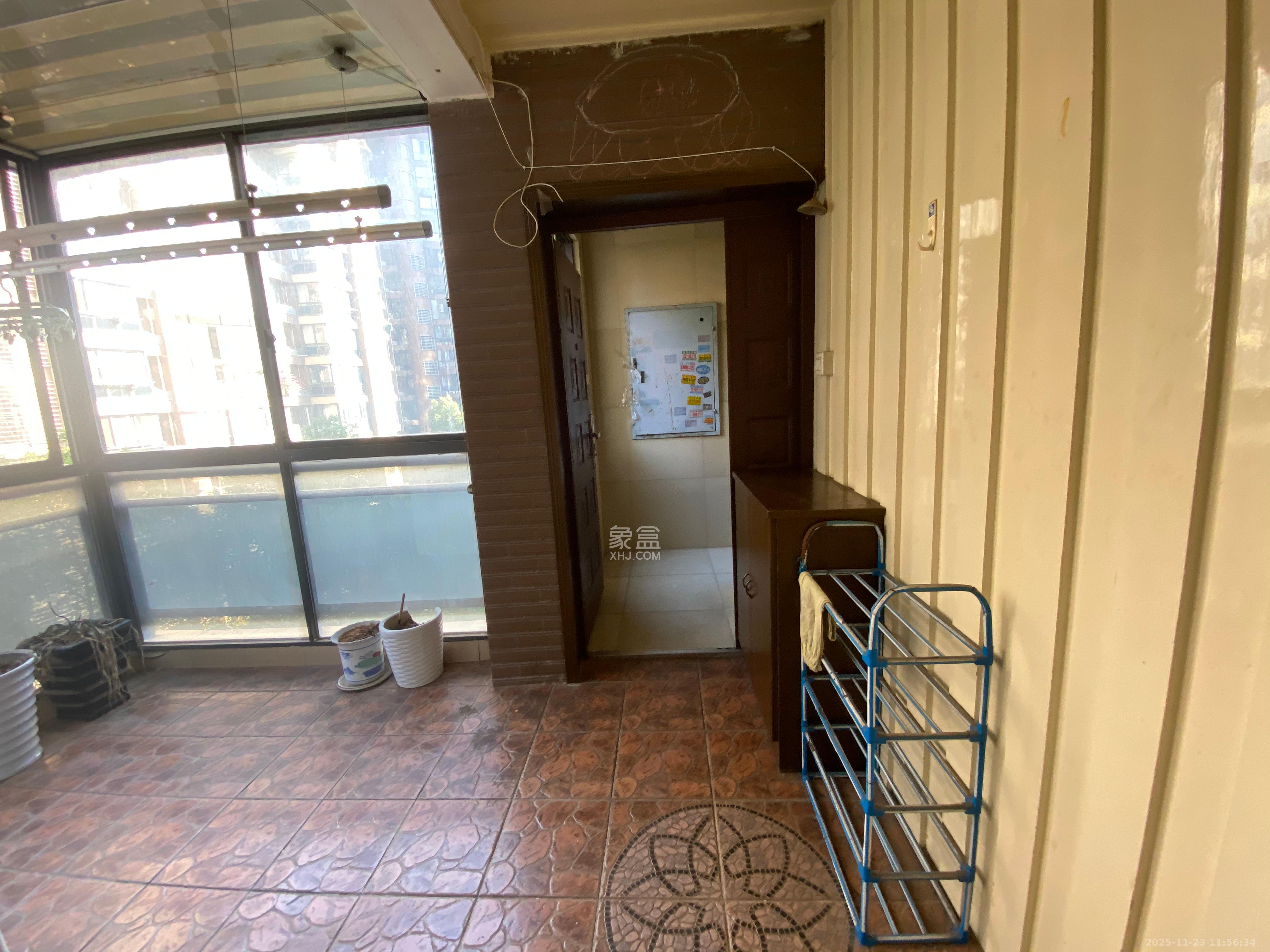 仁和香堤雅境 3室2厅2卫 2500.0元/月 仁和香堤雅境 3室2厅2卫 2500.0元/月室内图