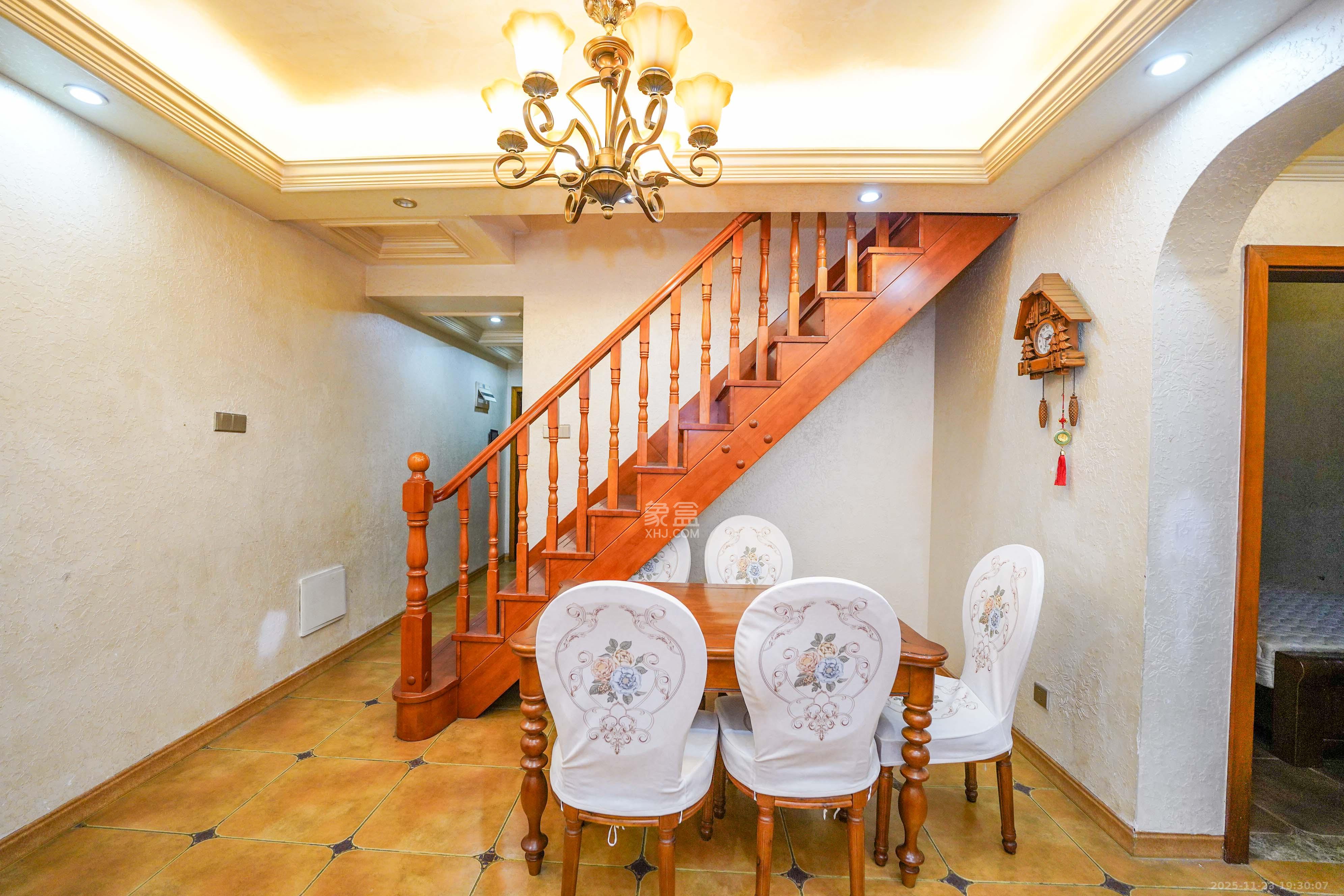 五矿紫湖香醍 2室2厅1卫 89.8万 五矿紫湖香醍 2室2厅1卫 89.8万客厅