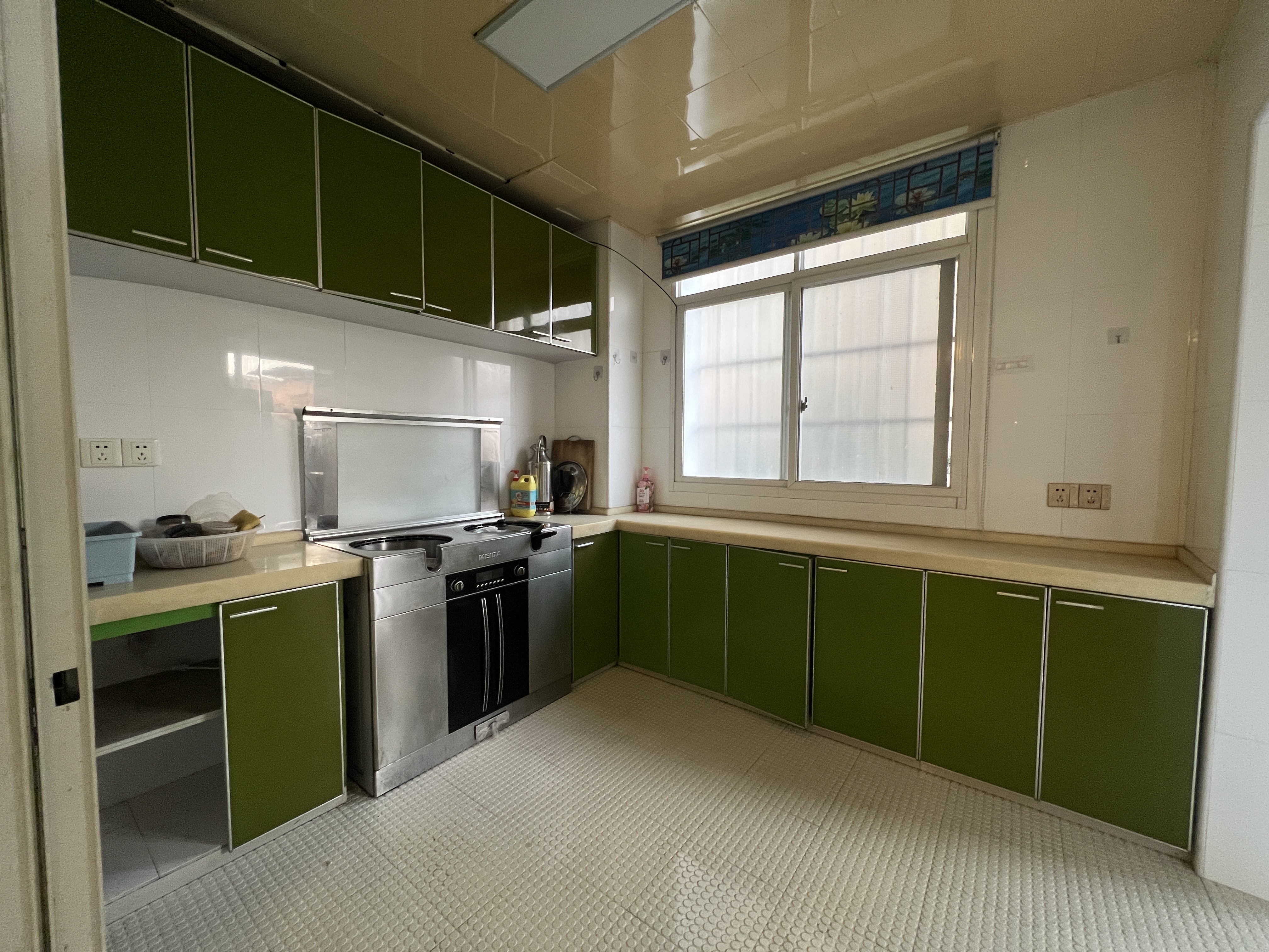 憬华花园  3室2厅1卫    2000.0元/月室内图