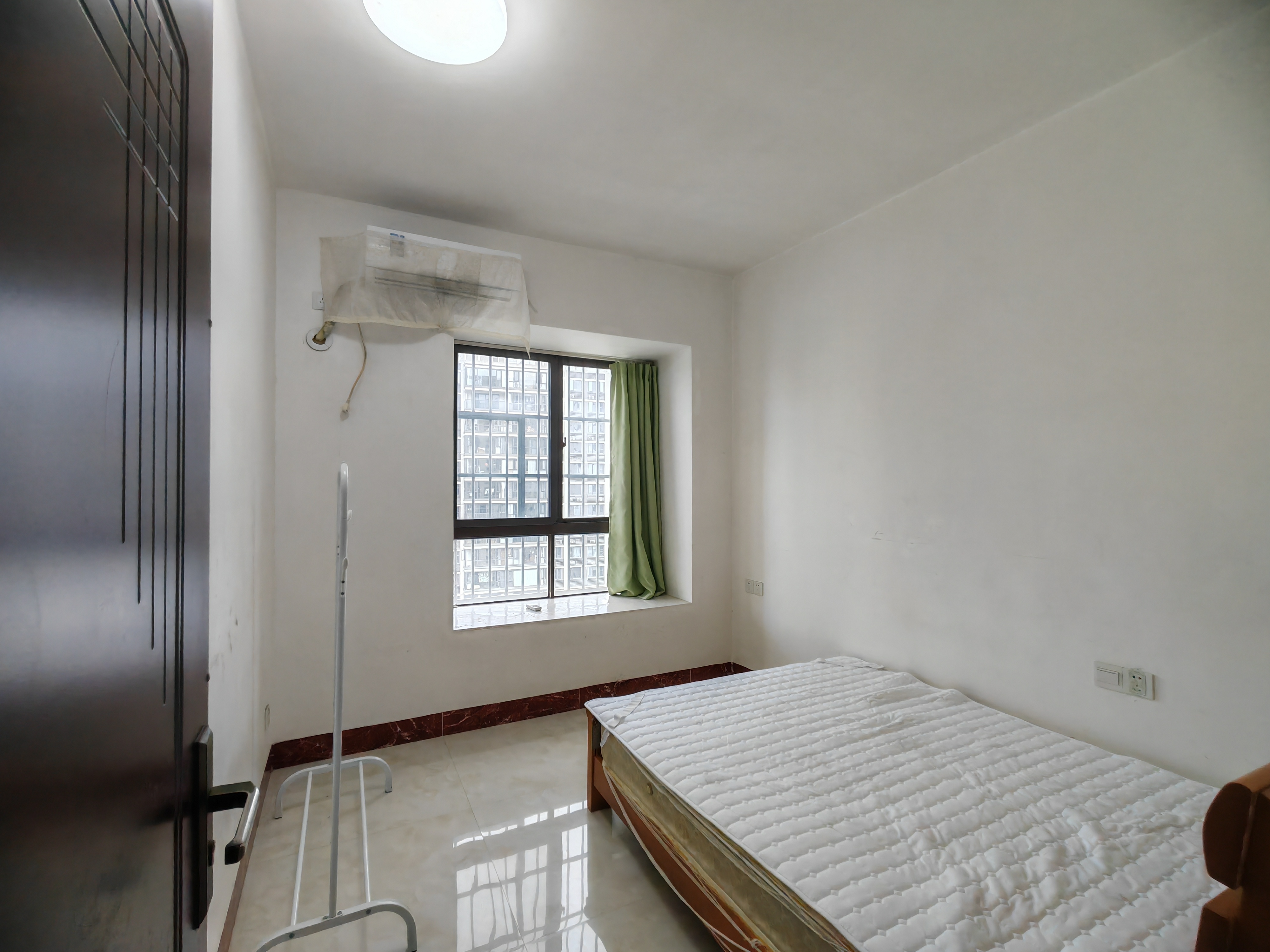 国和苑 3室2厅2卫 2800.0元/月 国和苑 3室2厅2卫 2800.0元/月室内图