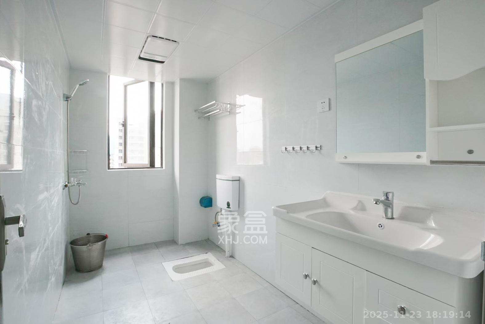 中国铁建梅溪青秀三期 4室2厅2卫 208.0万 中国铁建梅溪青秀三期 4室2厅2卫 208.0万卫生间