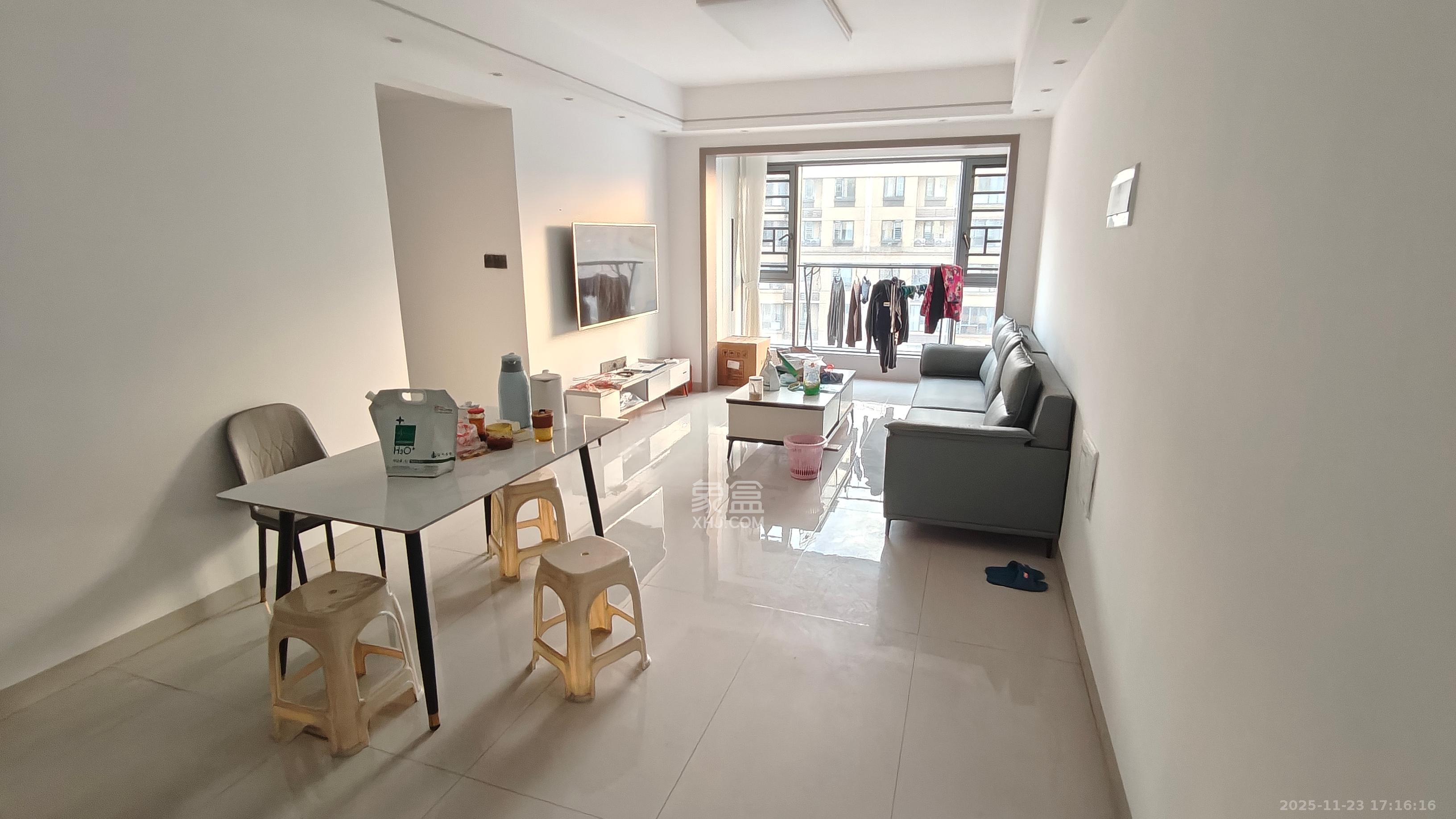 莲馨苑  3室1厅1卫    2700.0元/月