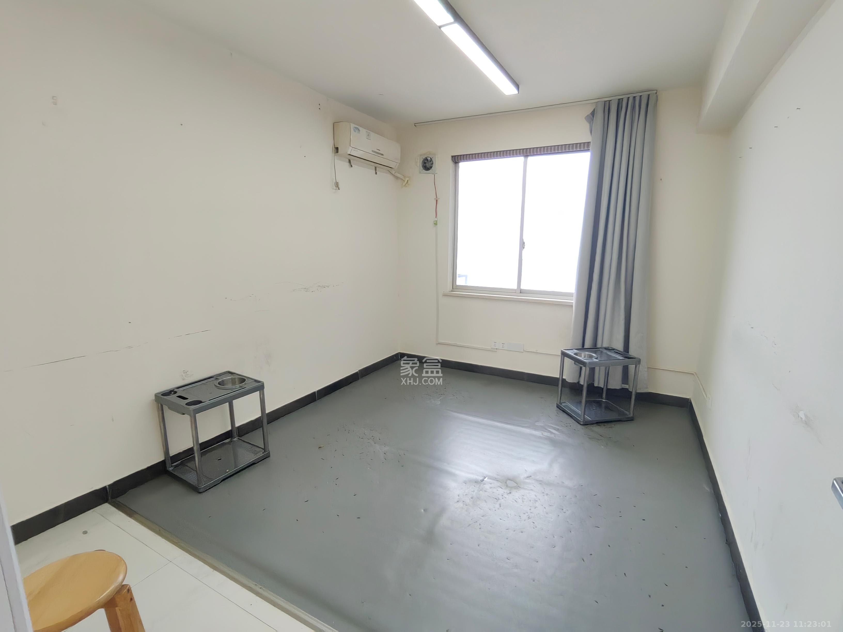 高桥现代商贸城 4室2厅1卫 3800.0元/月 高桥现代商贸城 4室2厅1卫 3800.0元/月室内图