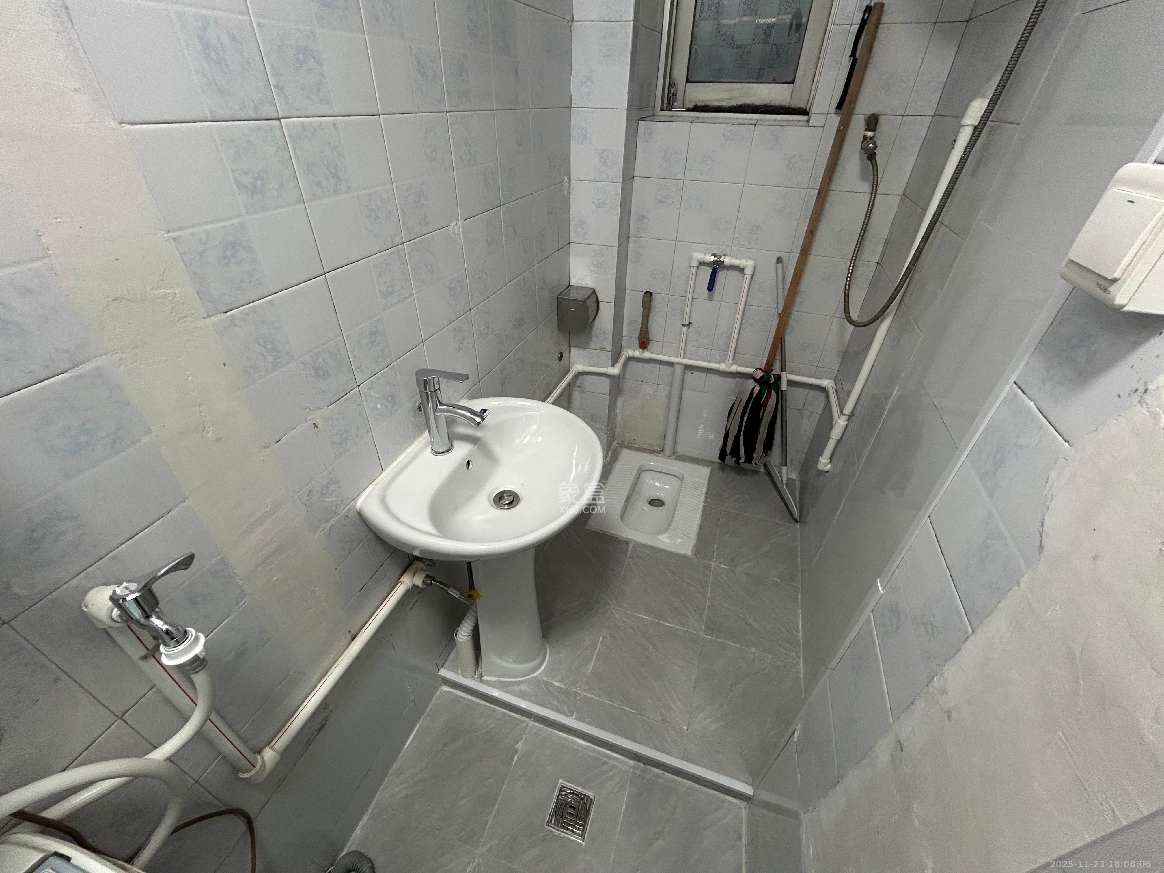 油铺街社区人造板厂宿舍  2室1厅1卫    1300.0元/月室内图