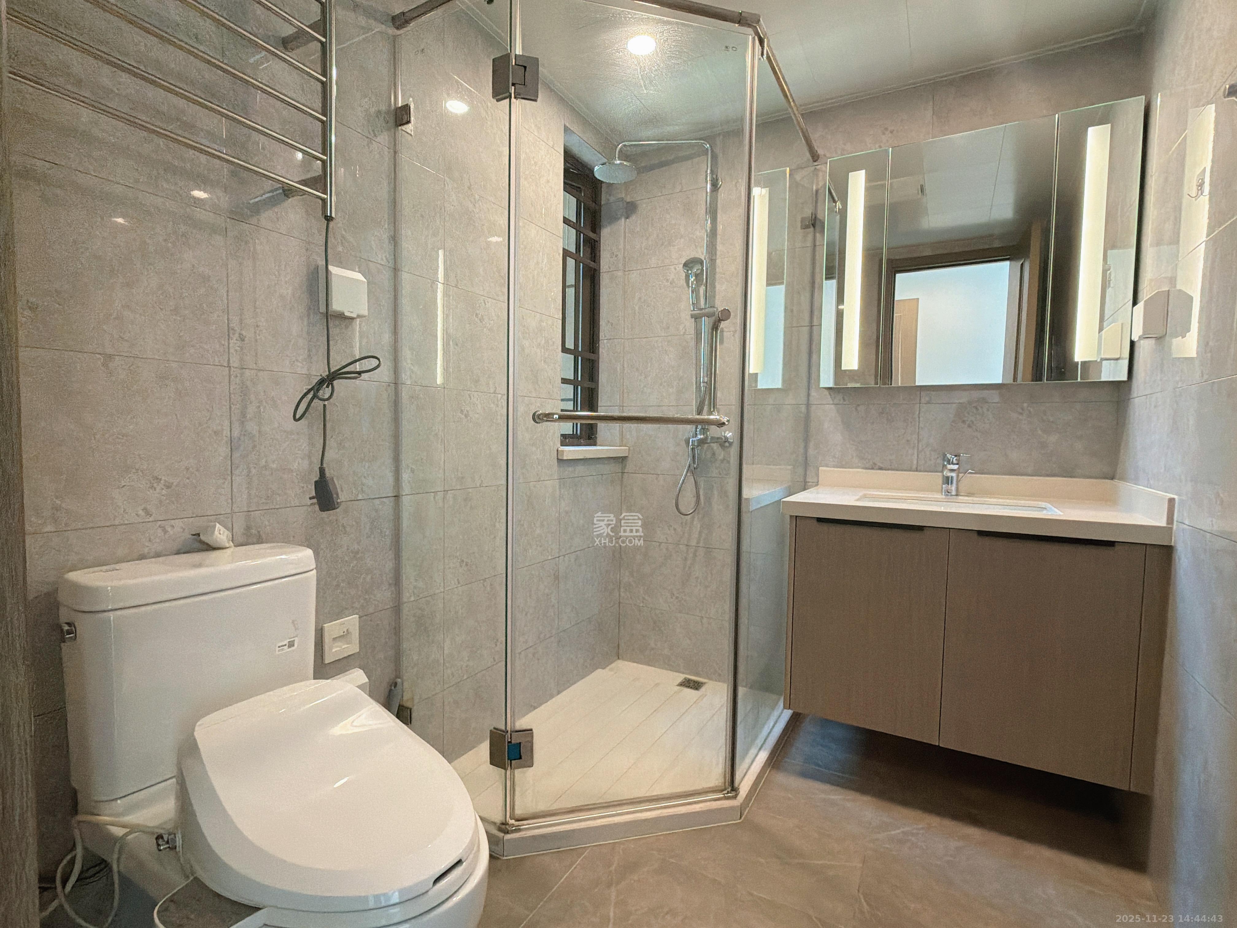 龙湖铂金中心（龙湖春江郦城）  3室2厅2卫    5500.0元/月室内图