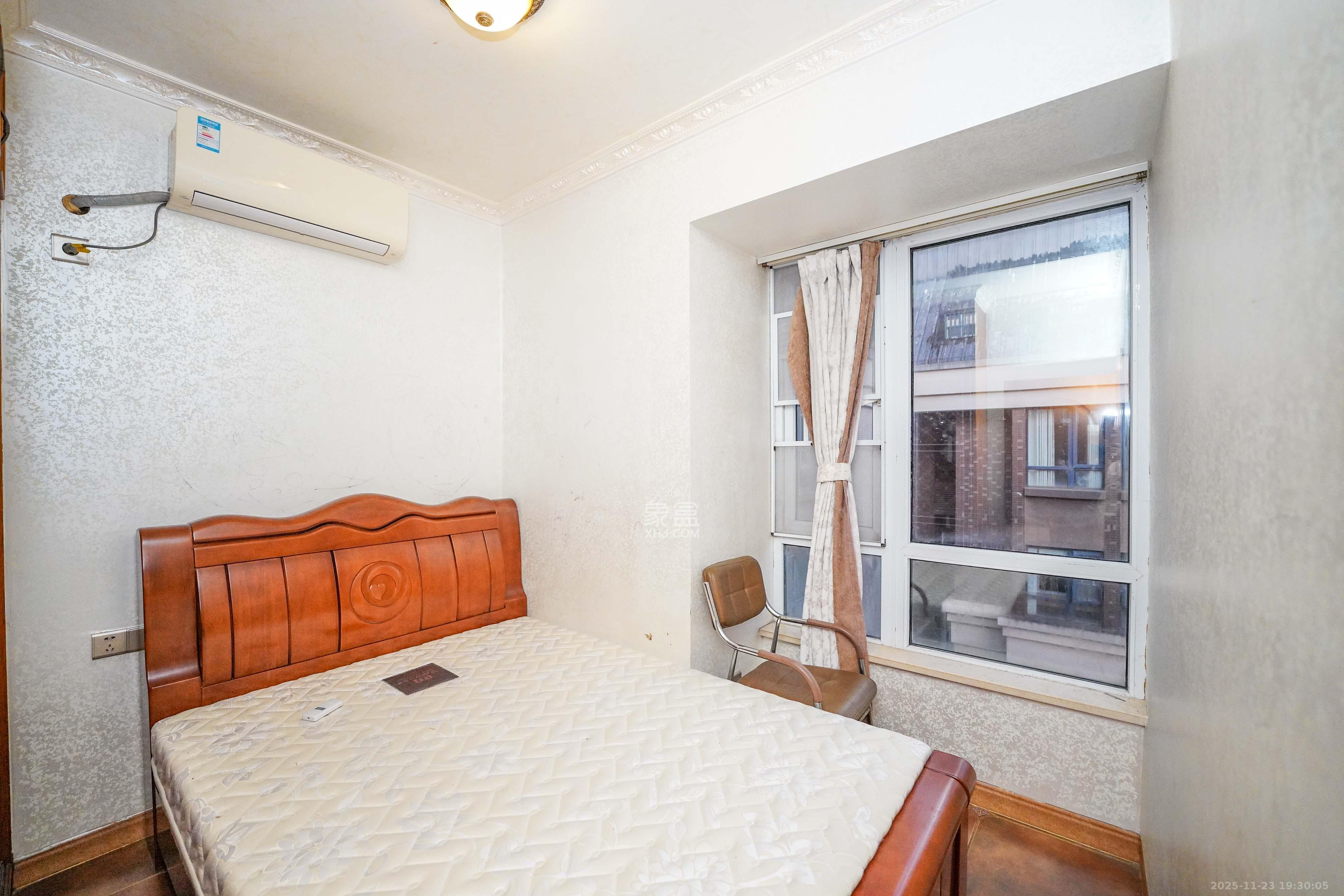 五矿紫湖香醍  2室2厅1卫    89.8万卧室