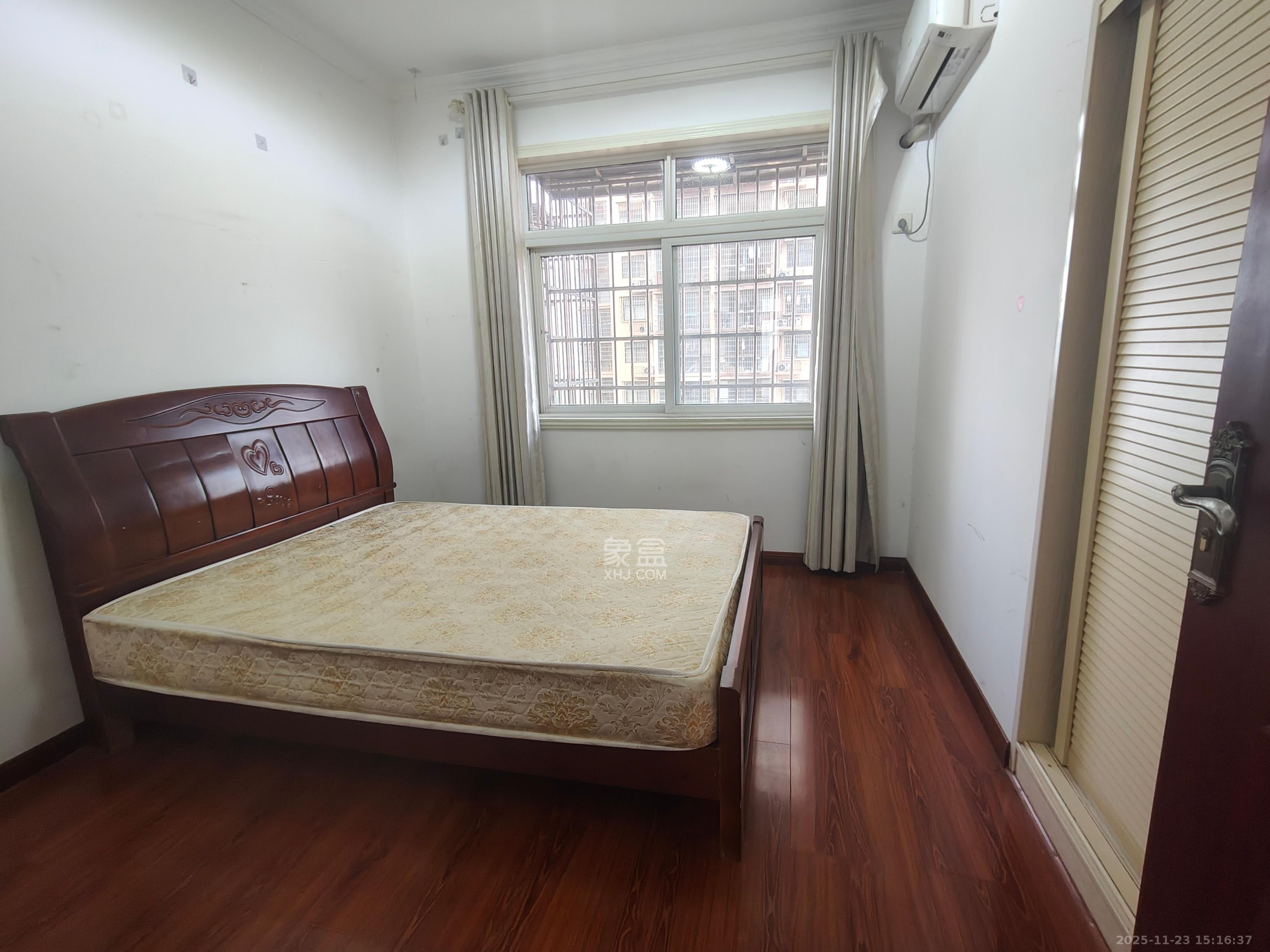 星城新宇瑞景苑（景塘苑）  3室2厅2卫    2400.0元/月室内图