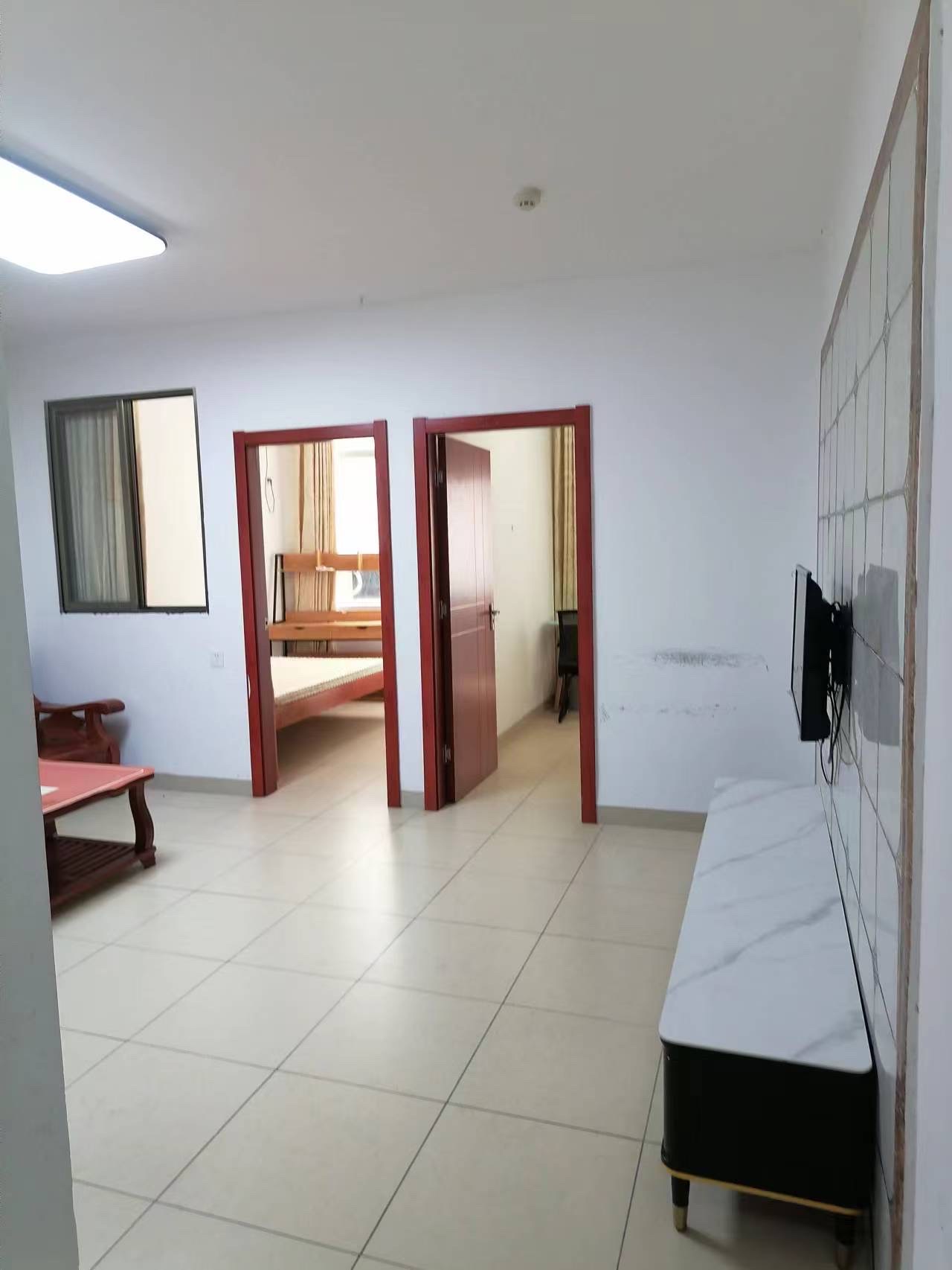 鸿禧广场 1室0厅0卫 1800.0元/月 鸿禧广场 1室0厅0卫 1800.0元/月室内图