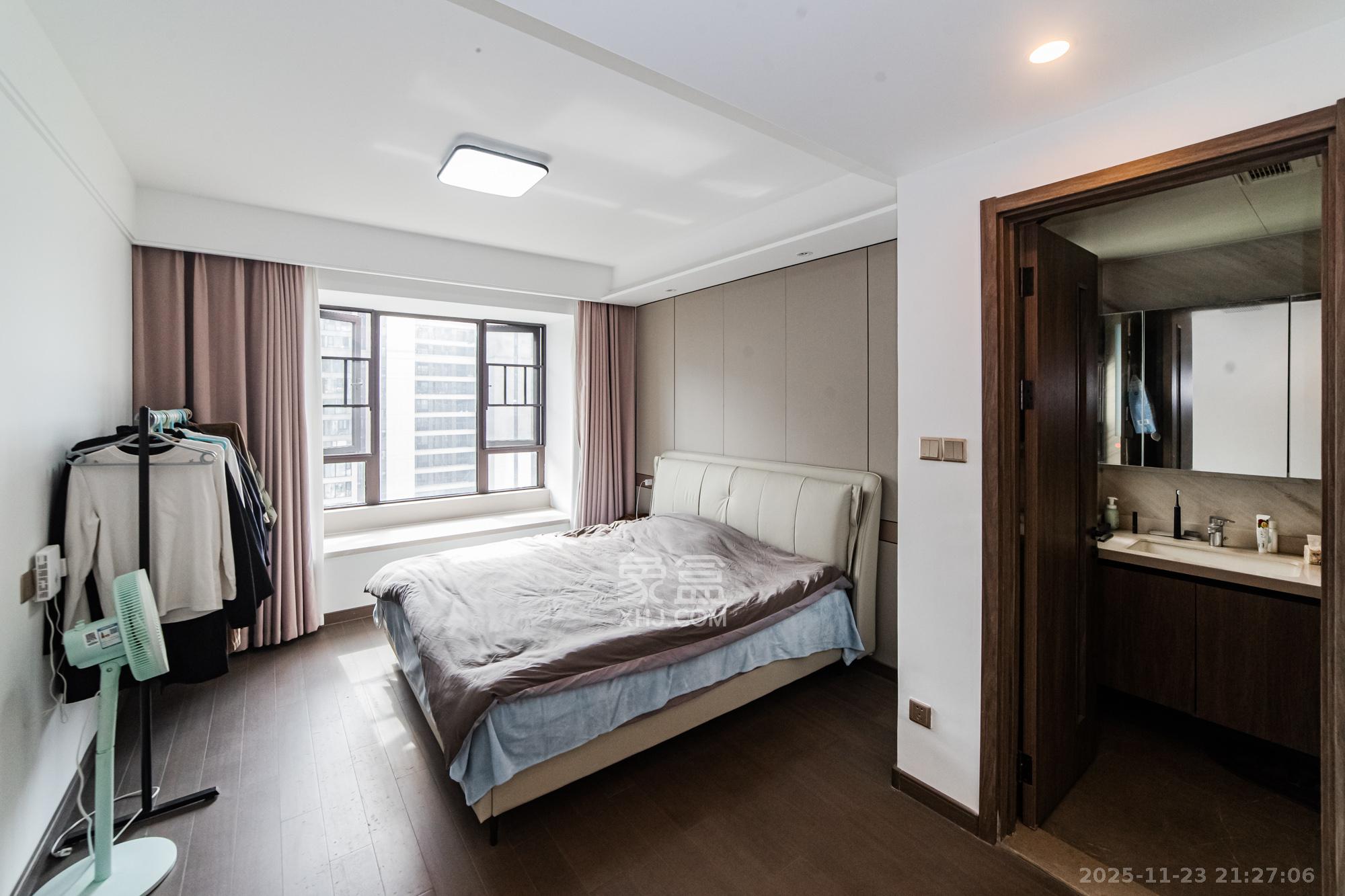 龙湖春江天玺 4室2厅2卫 185.0万 龙湖春江天玺 4室2厅2卫 185.0万卧室