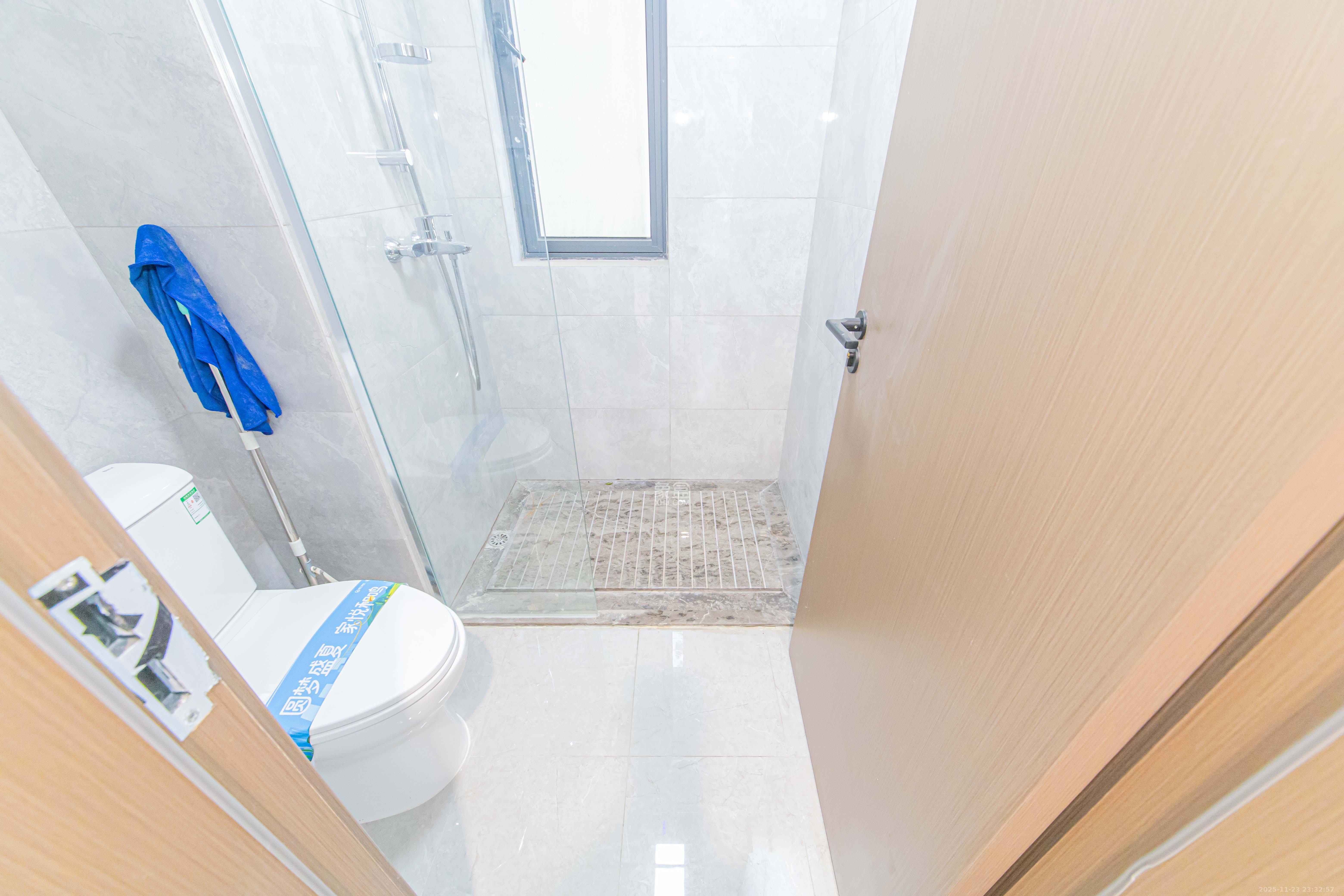 江悦和鸣 4室2厅2卫 229.0万 江悦和鸣 4室2厅2卫 229.0万卫生间