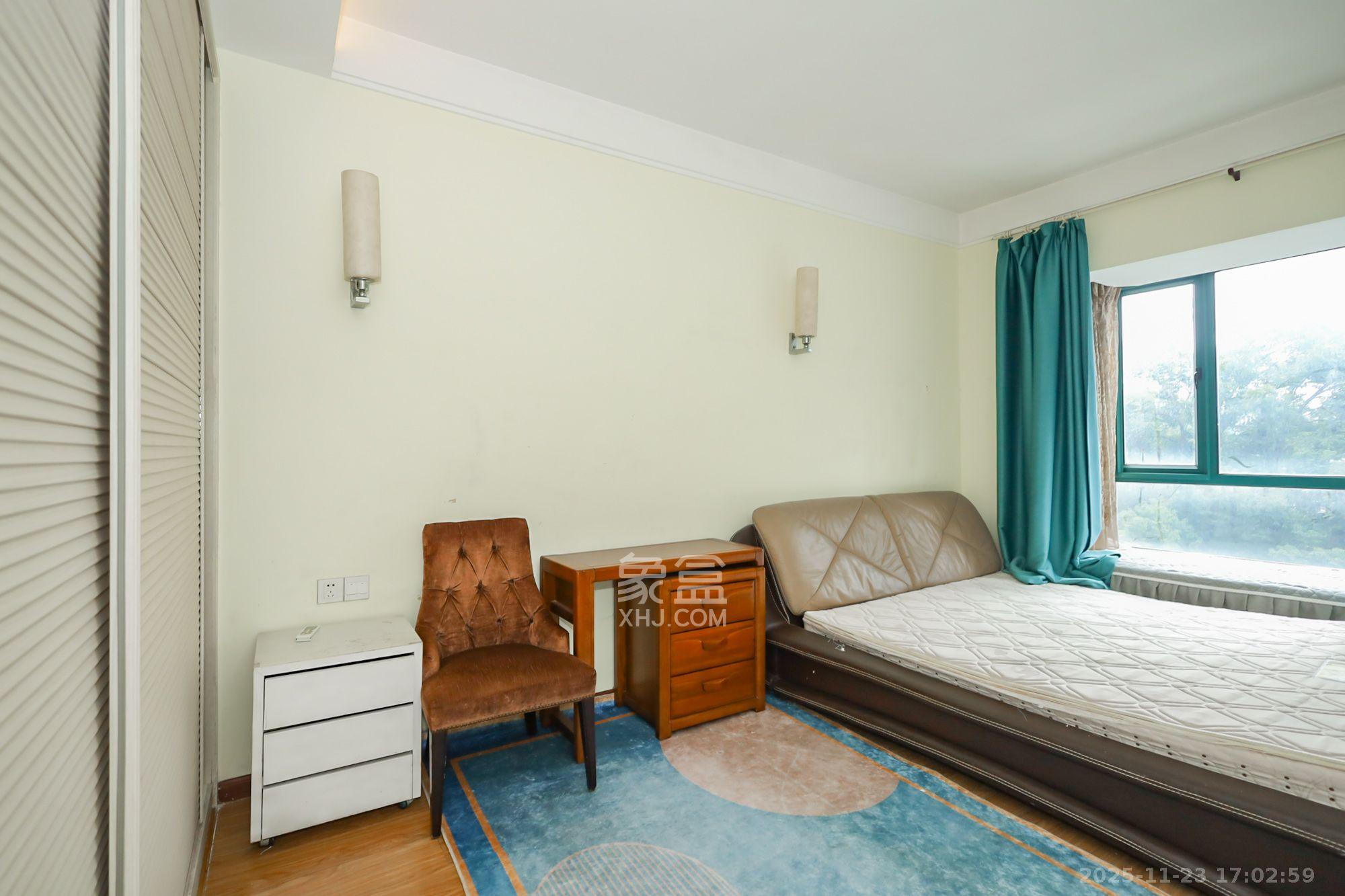 滨江金座  2室2厅1卫    2800.0元/月室内图