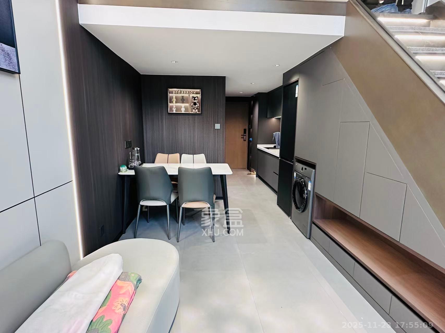 卓越江岸  2室2厅1卫    3700.0元/月