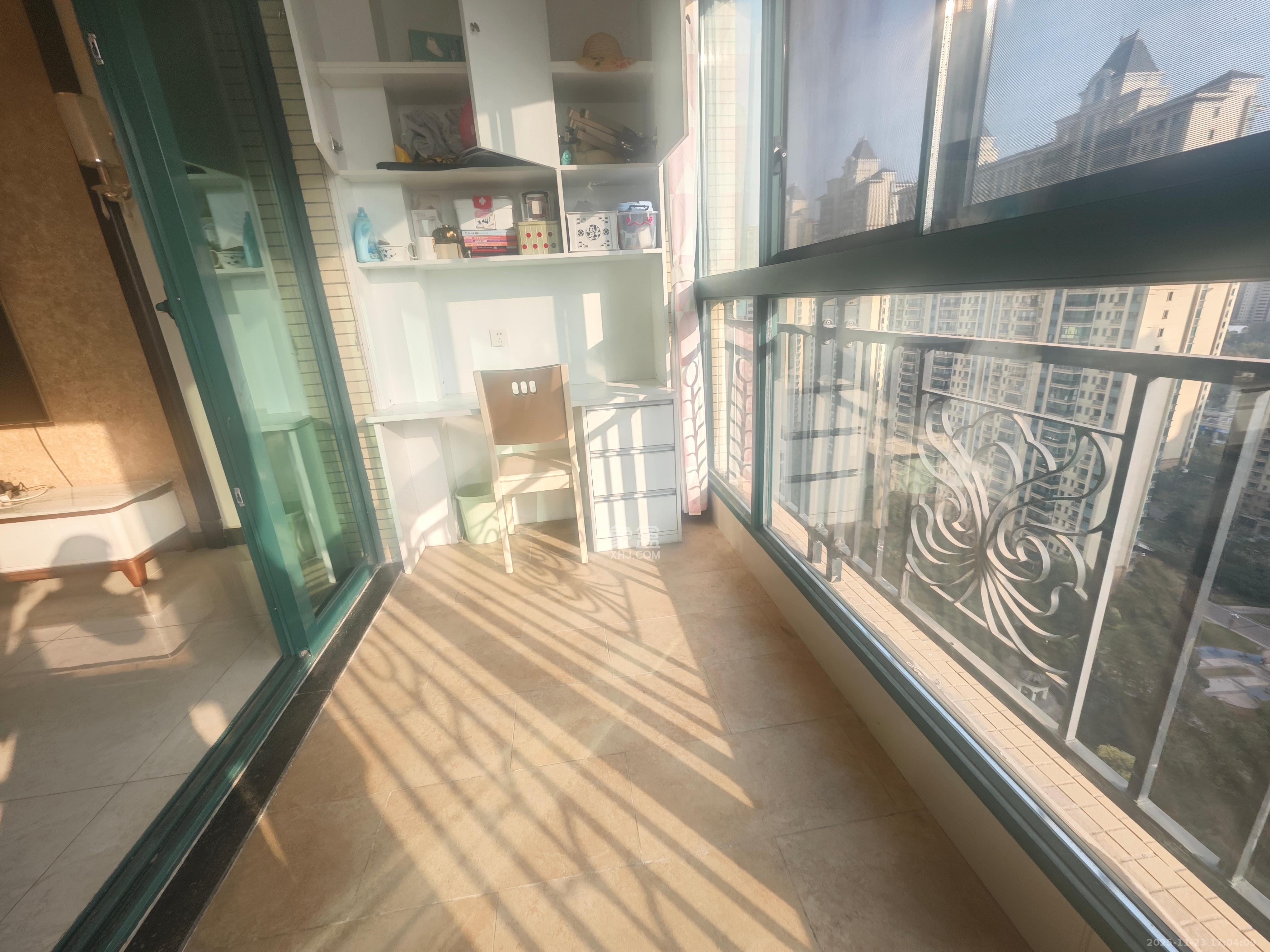 恒大翡翠华庭  3室2厅1卫    2100.0元/月室内图