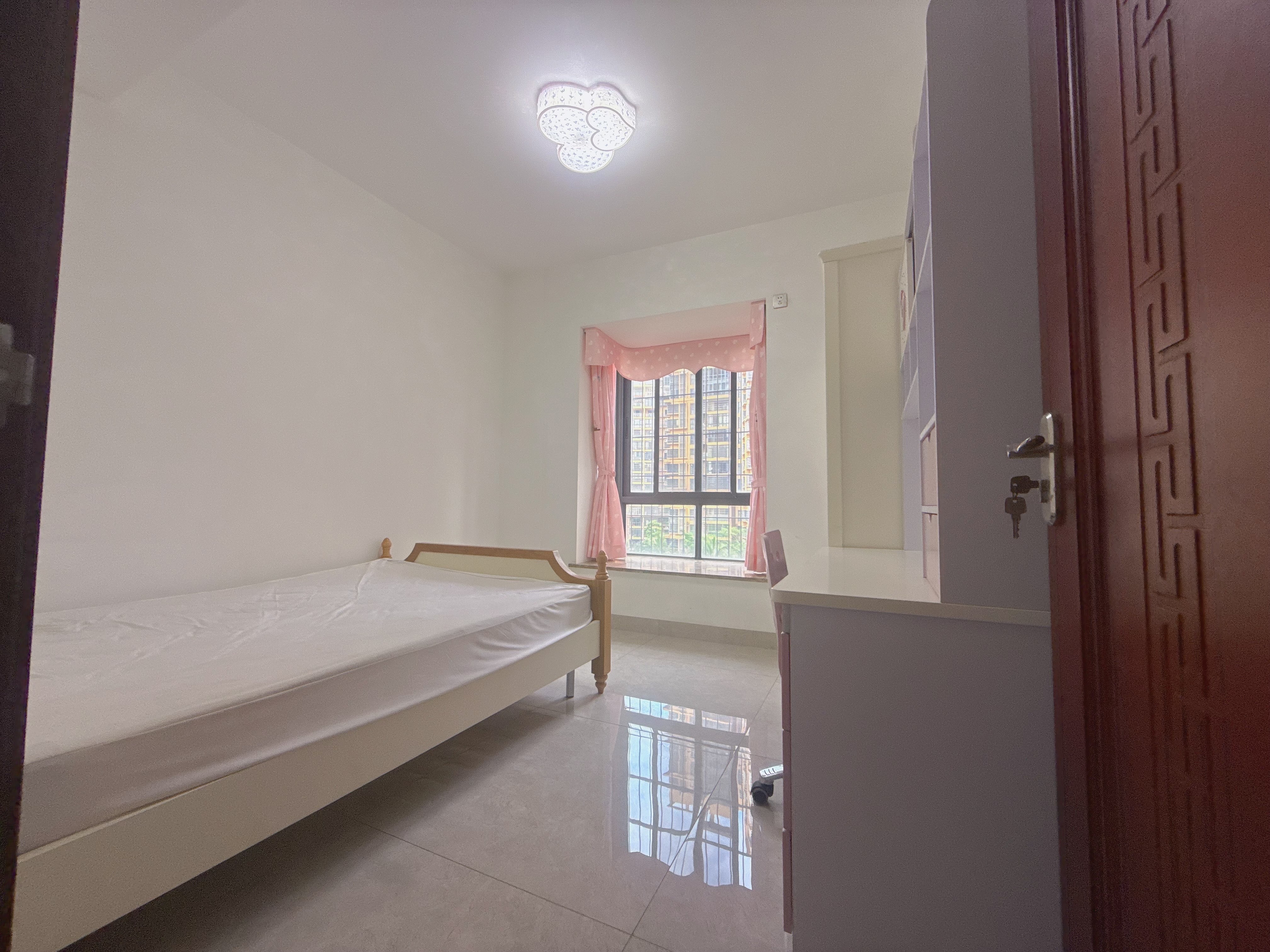 昌茂城邦  4室2厅2卫    4500.0元/月室内图