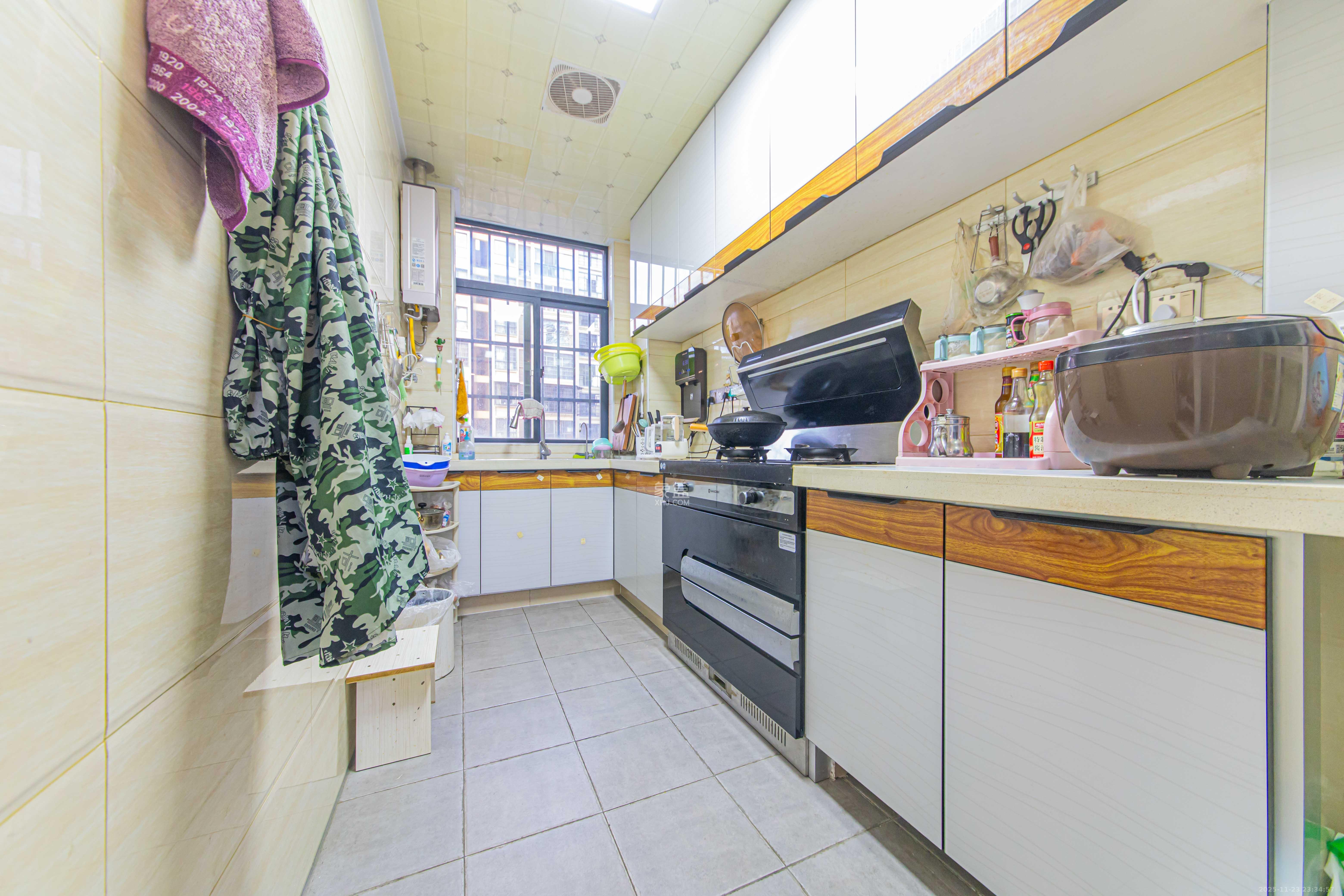 香芙嘉园（广铁湘府嘉园）  3室2厅1卫    103.0万厨房