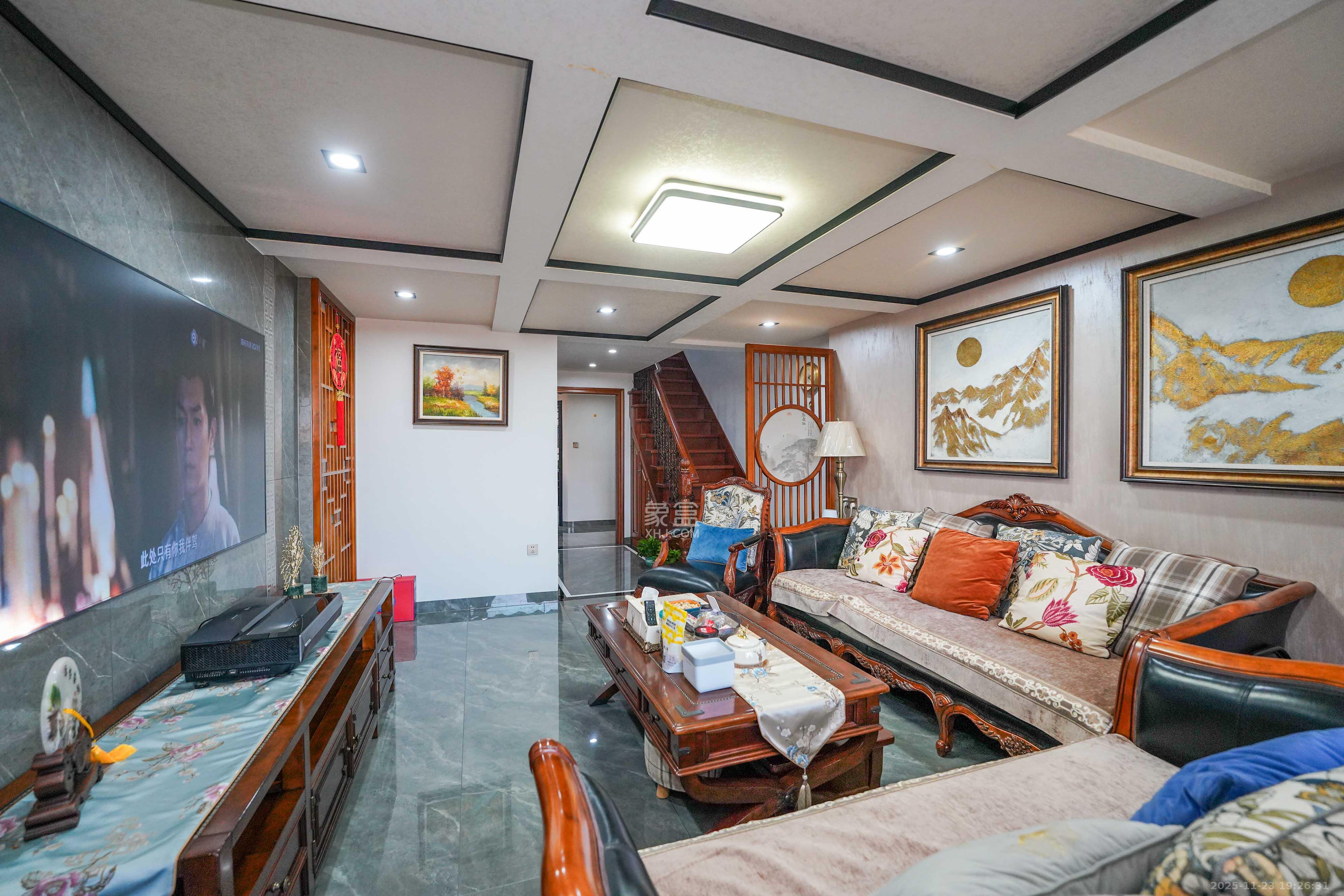 橘郡礼顿山  2室2厅2卫    118.0万客厅