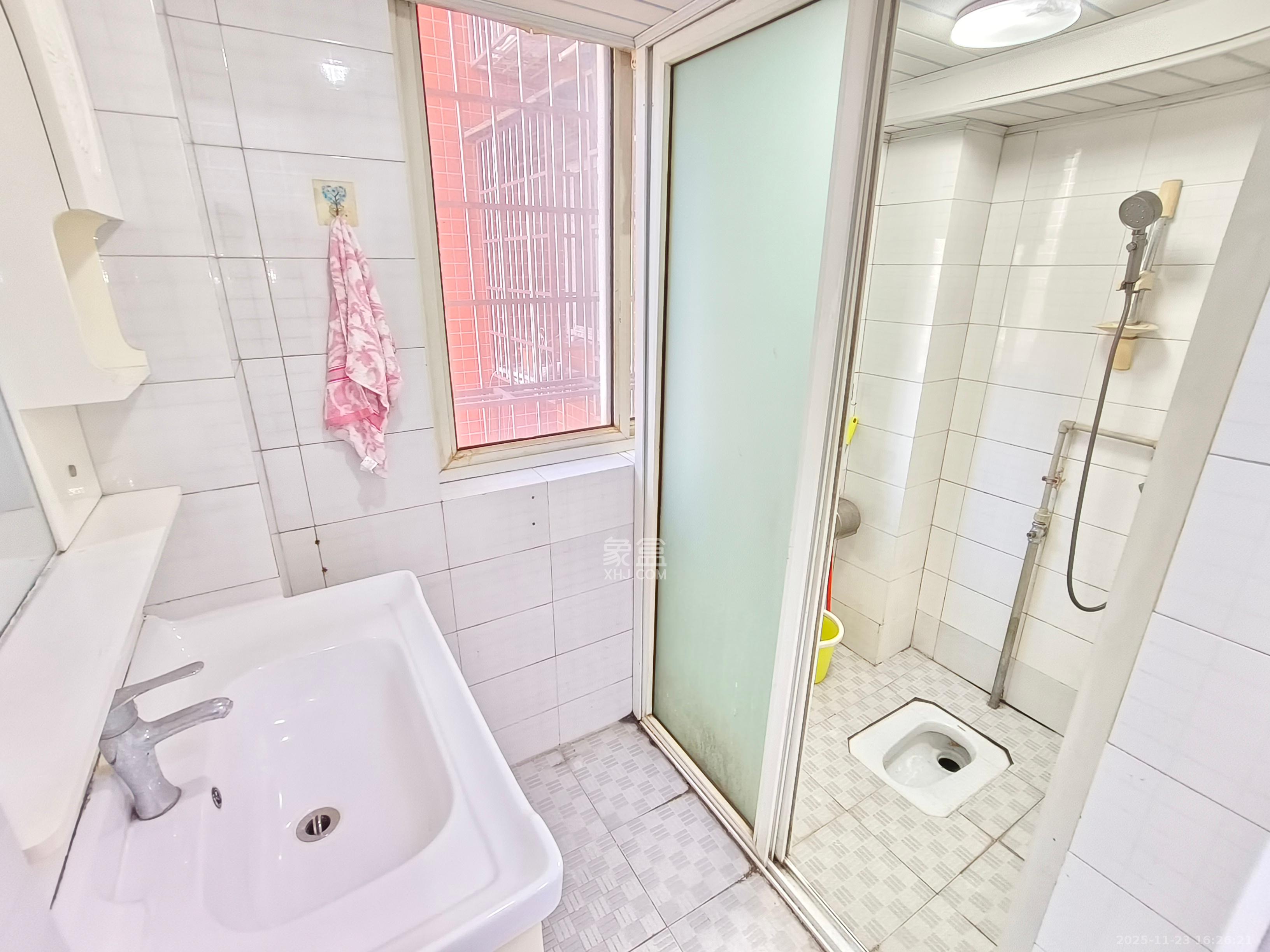 陡岭社区  2室2厅1卫    1700.0元/月室内图