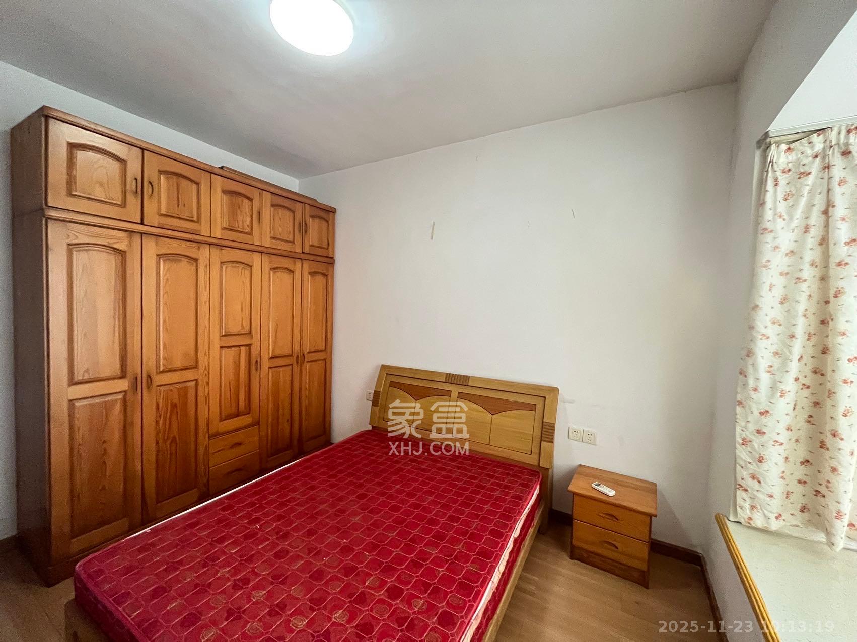 麓山润城  3室2厅2卫    2200.0元/月室内图