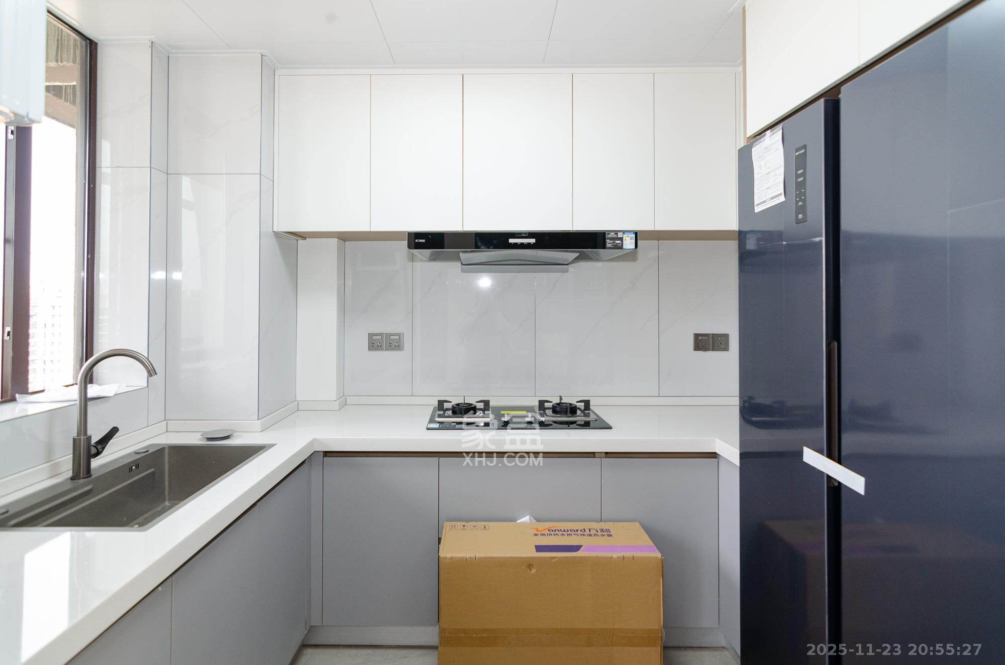 新华联梦想城  4室2厅2卫    113.8万厨房