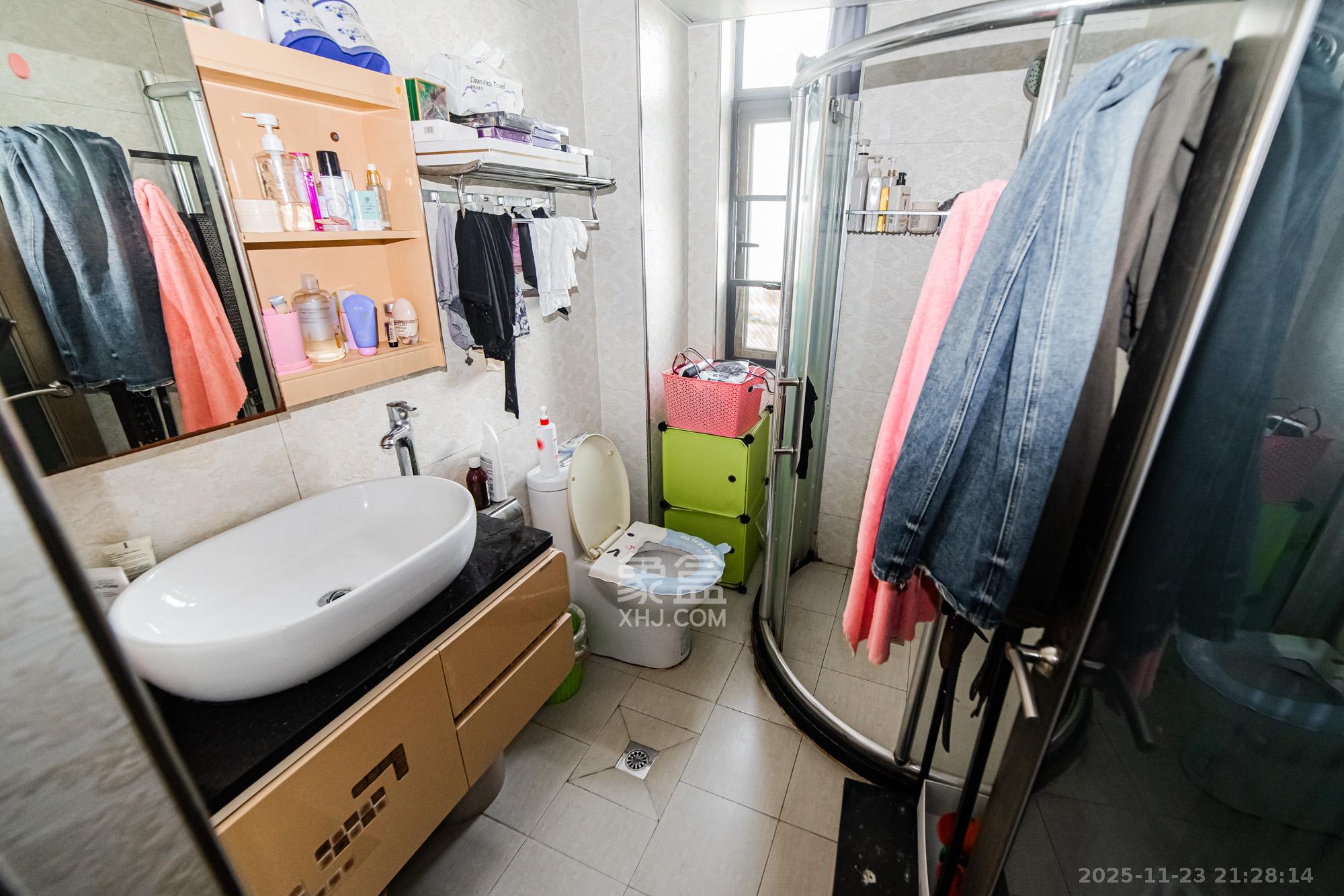 英祥春天 1室2厅2卫 95.0万 英祥春天 1室2厅2卫 95.0万卫生间