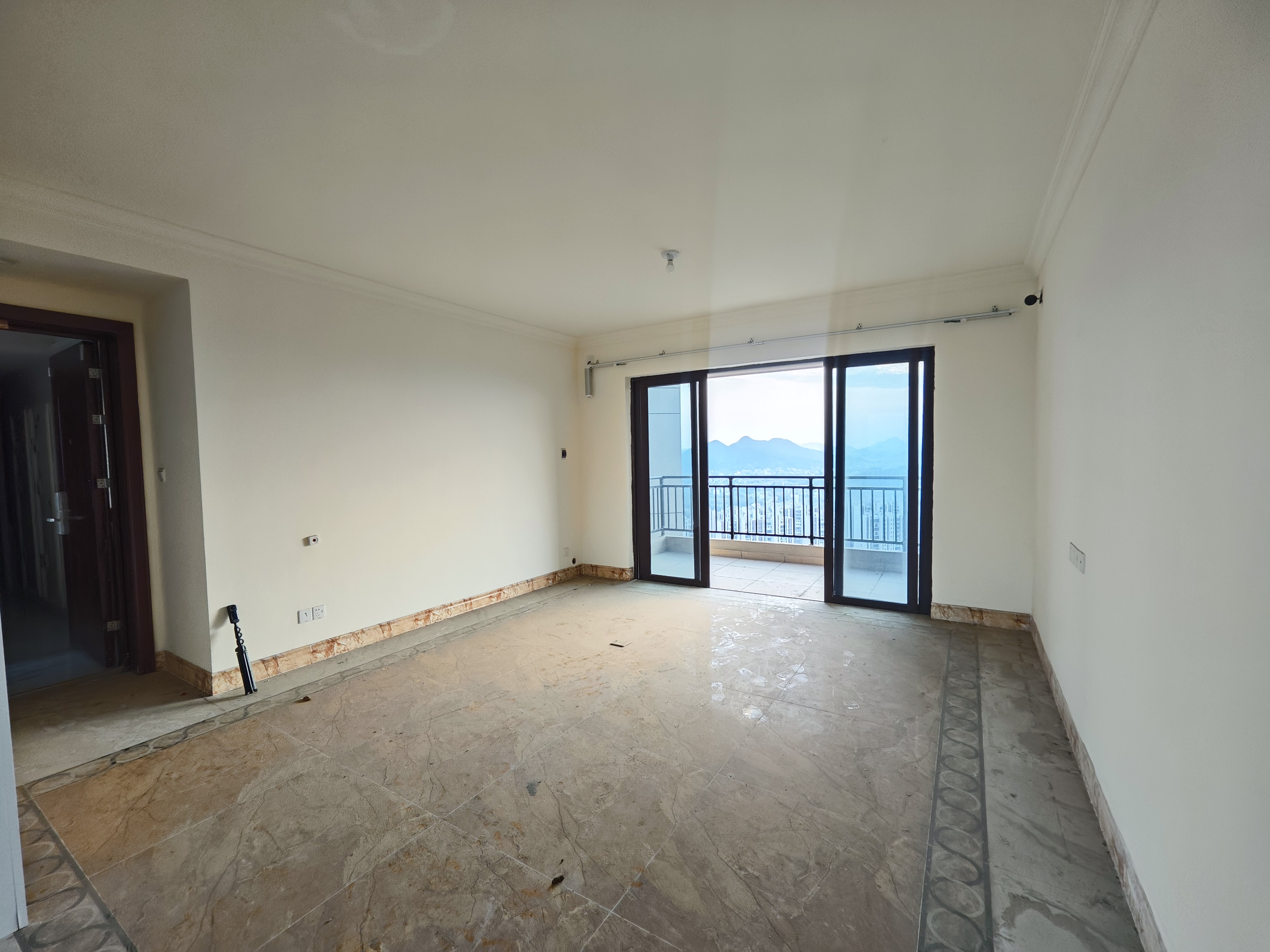 碧桂园豪园  4室2厅2卫    75.0万