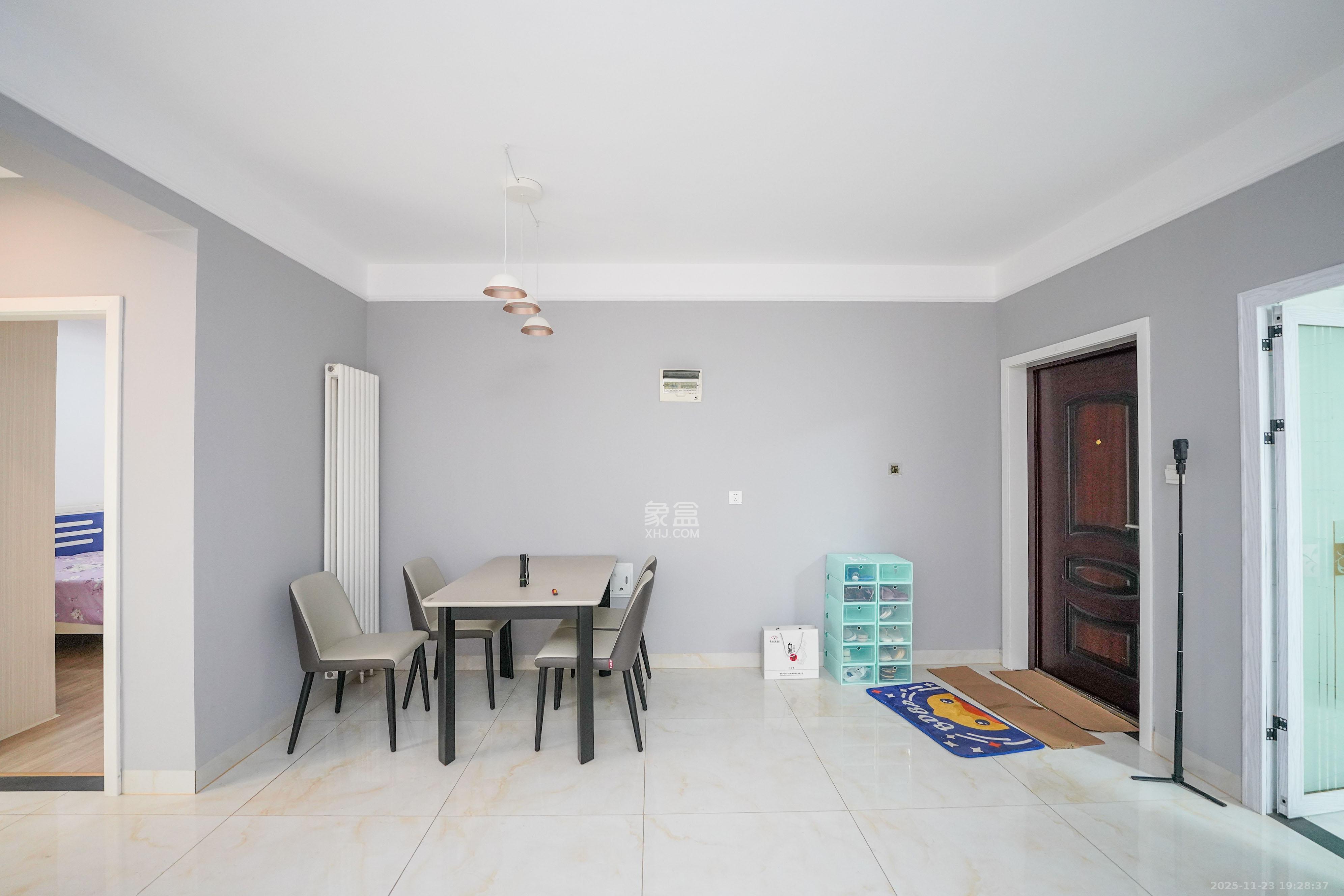 怡海星城 3室2厅1卫 75.0万 怡海星城 3室2厅1卫 75.0万客厅